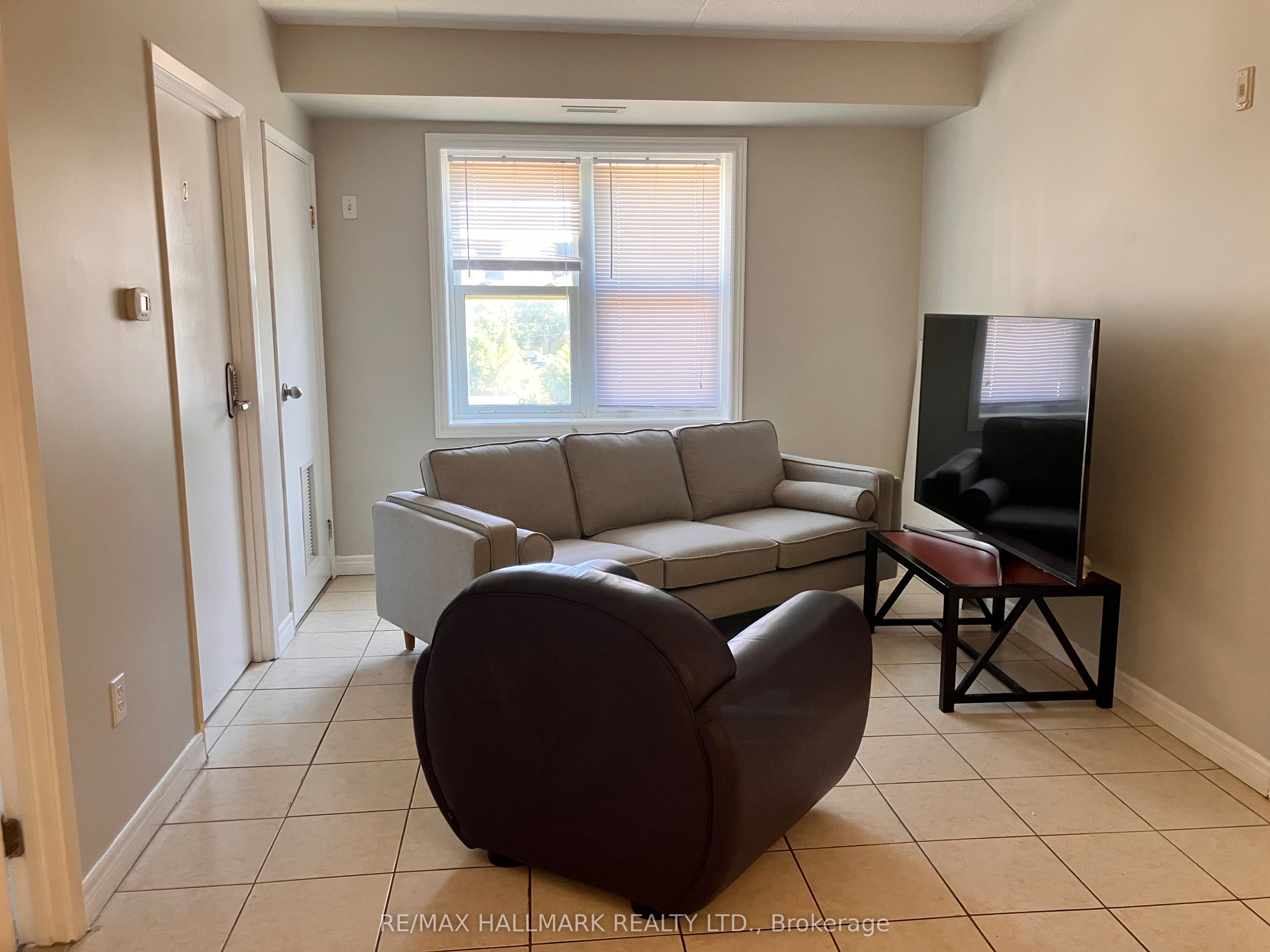 271 Lester Street 301 Property Photo 5