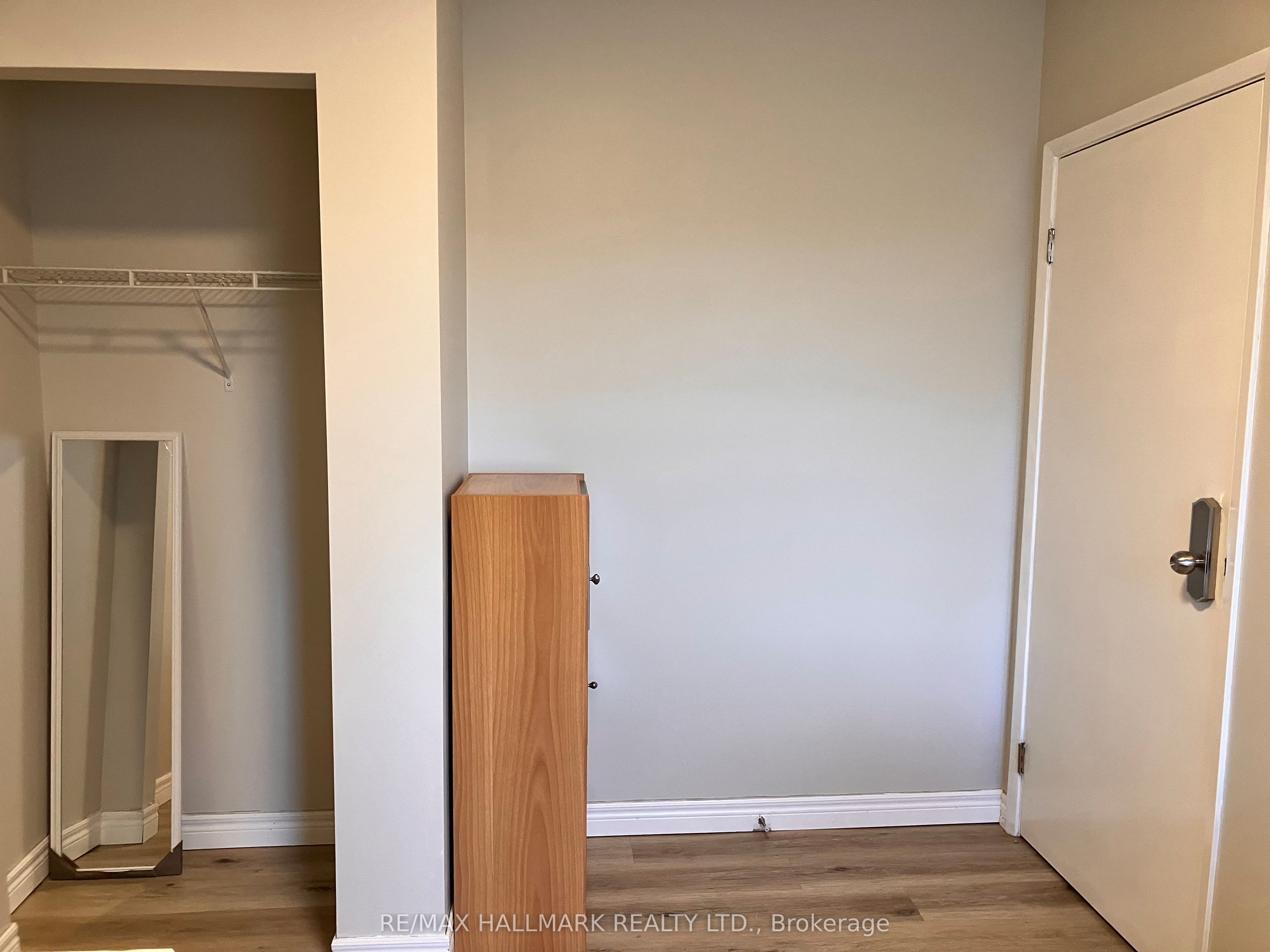 271 Lester Street 301 Property Photo 7