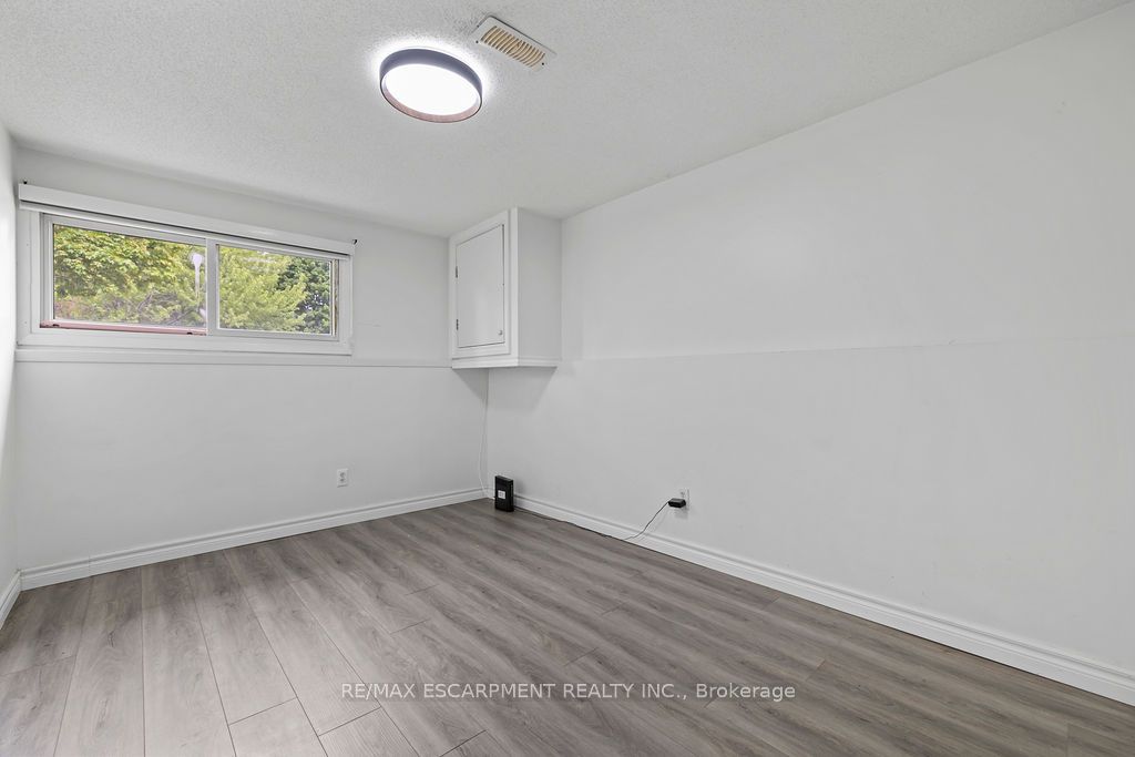 24 Tara Crescent Property Photo 6