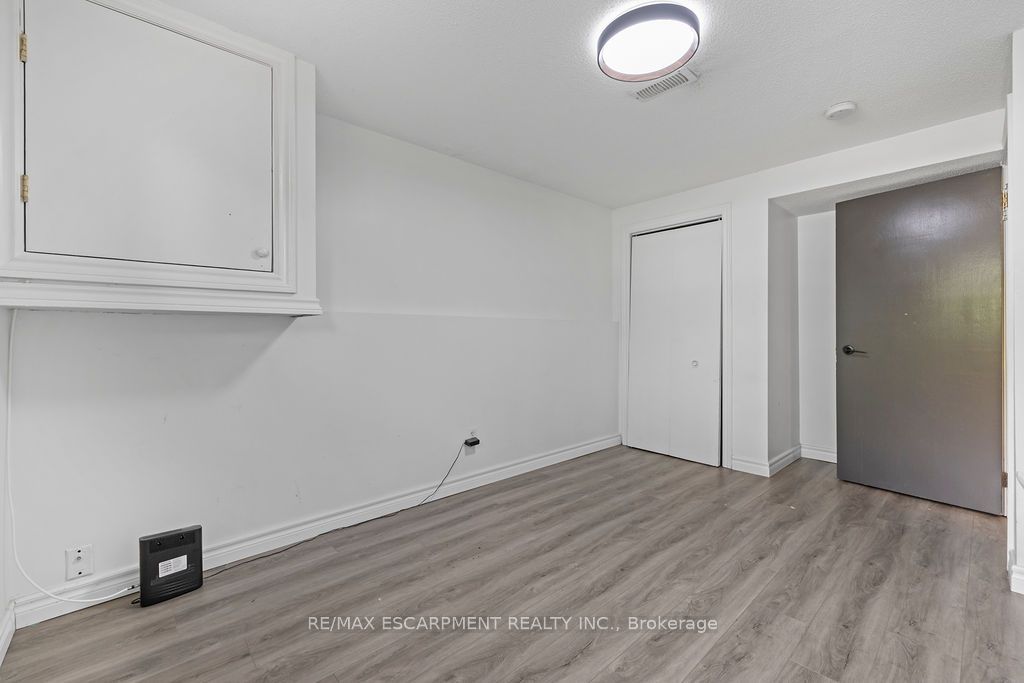 24 Tara Crescent Property Photo 7