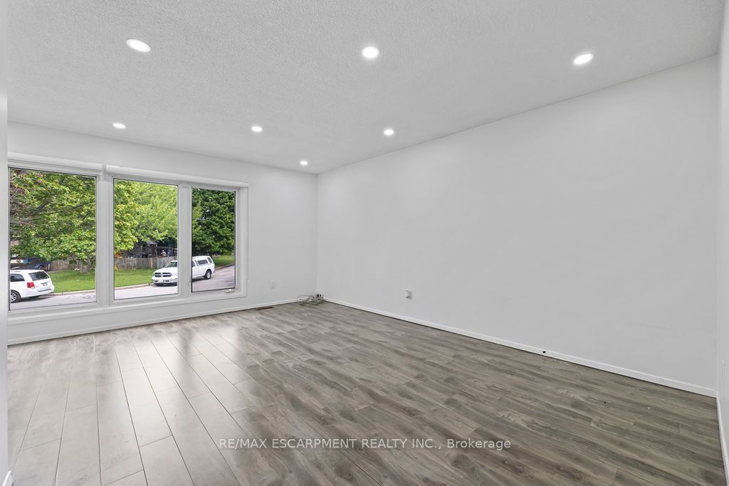 24 Tara Crescent Property Photo 17