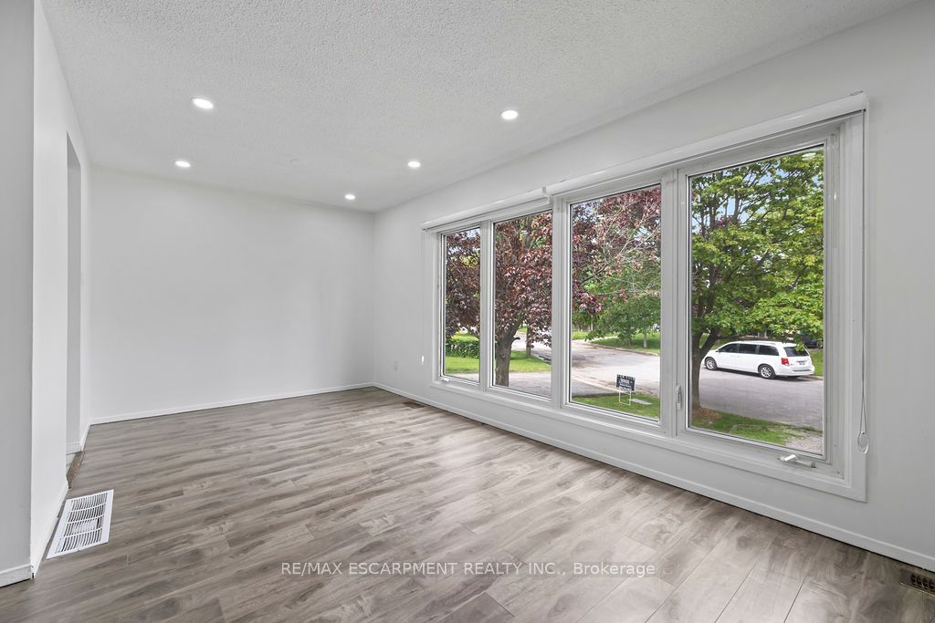 24 Tara Crescent Property Photo 20