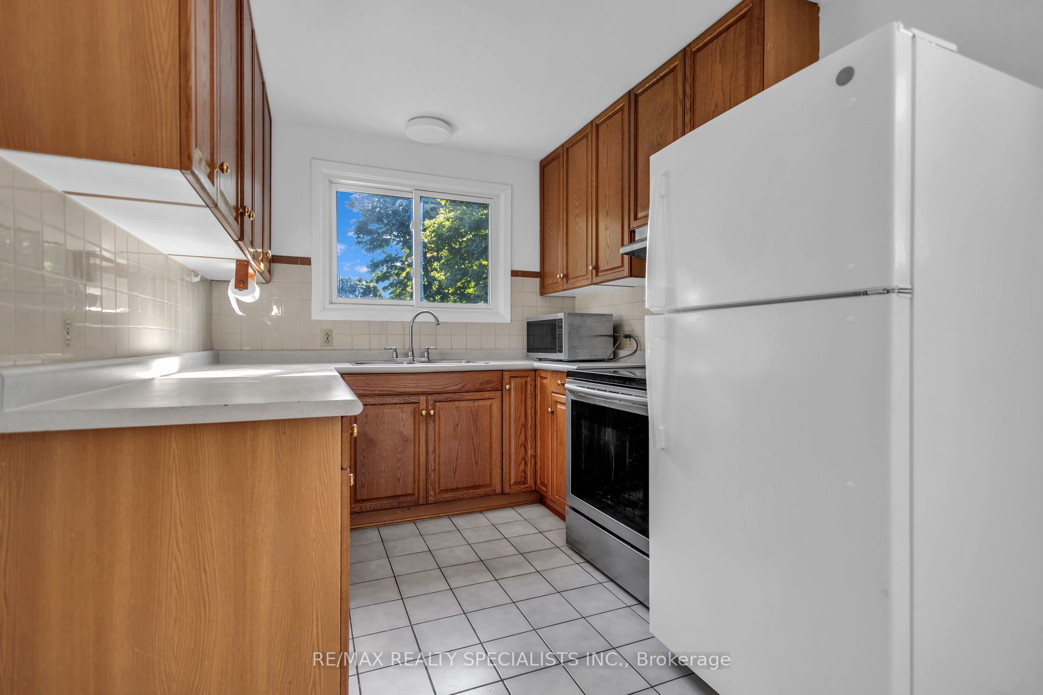 27 Toulon Crescent Property Photo 10