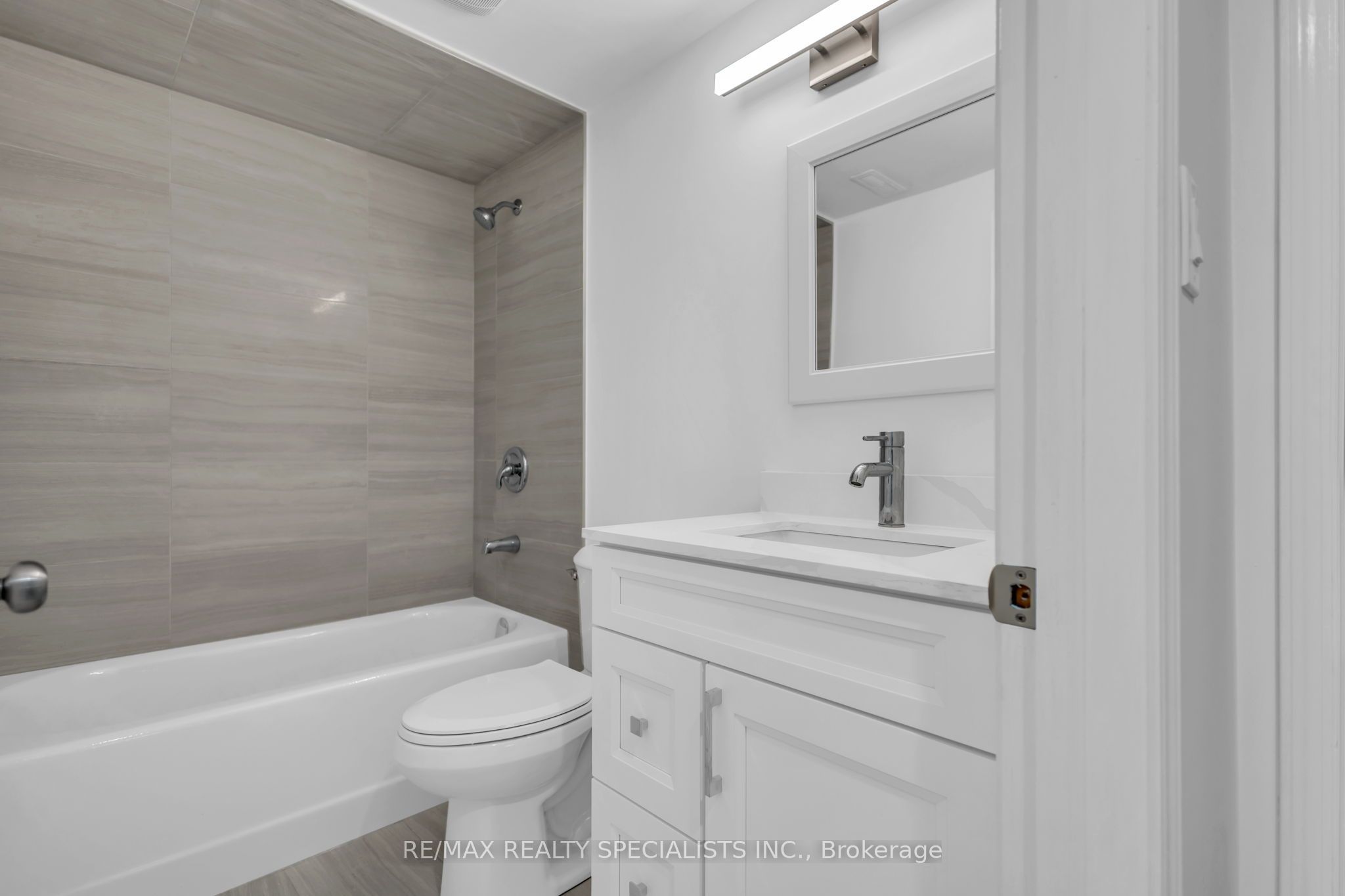 27 Toulon Crescent Property Photo 19