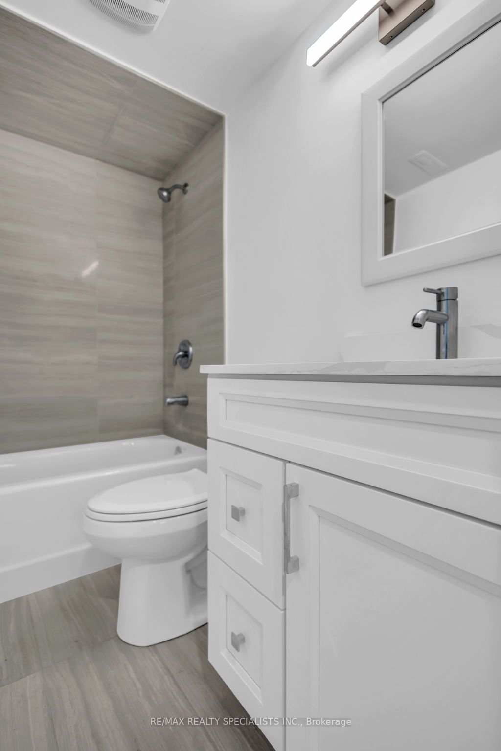 27 Toulon Crescent Property Photo 21