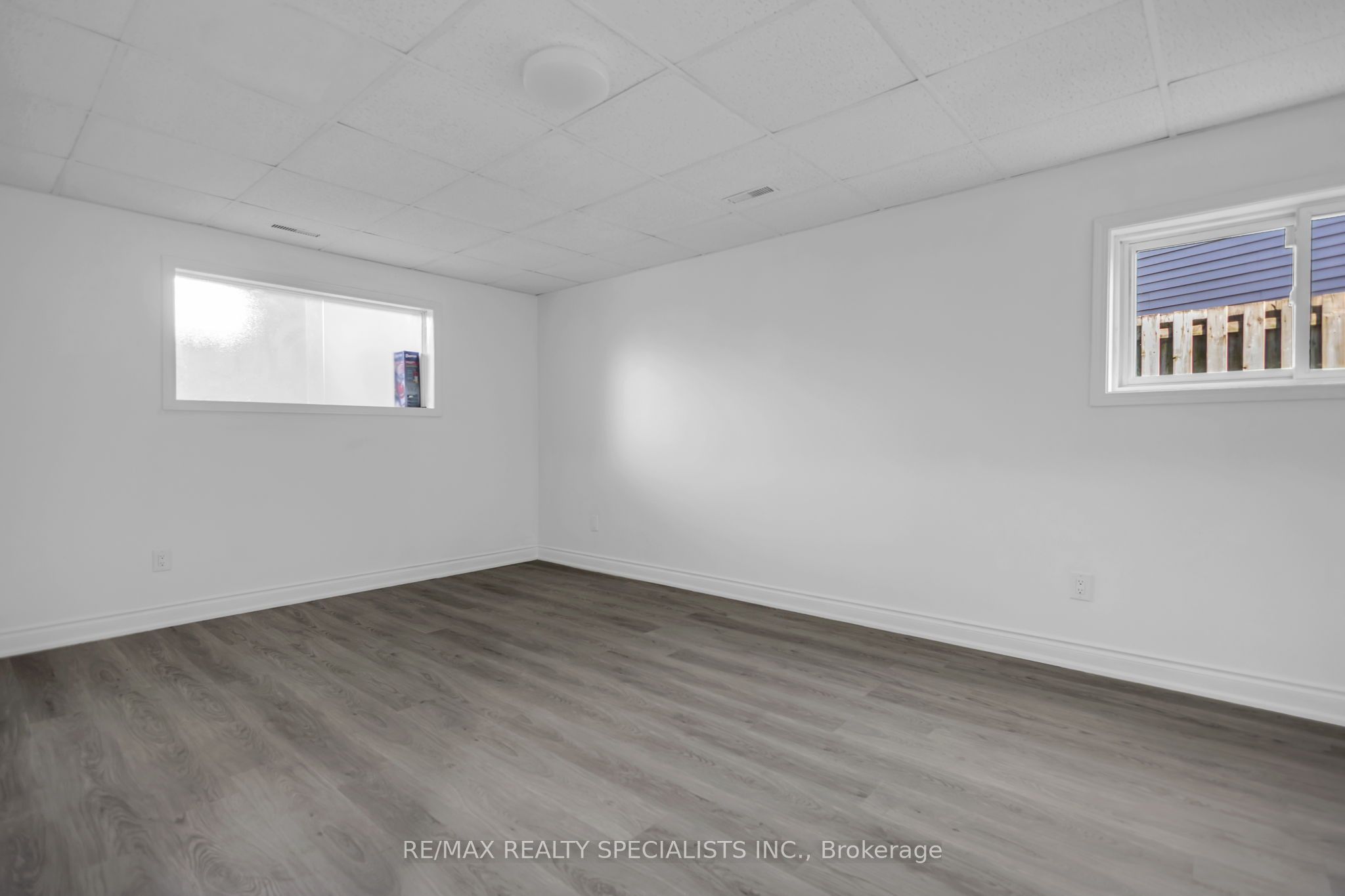 27 Toulon Crescent Property Photo 22