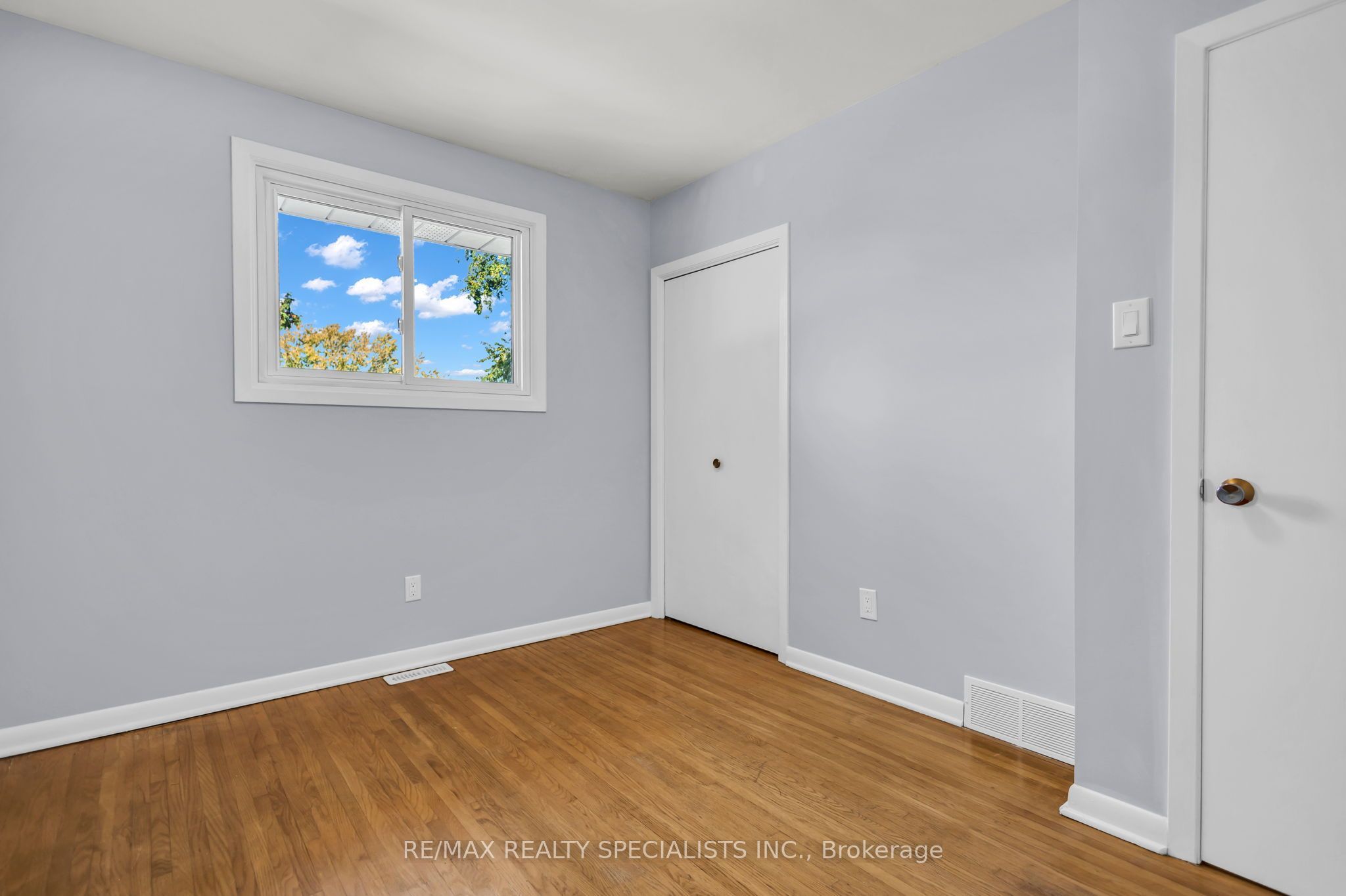 27 Toulon Crescent Property Photo 36