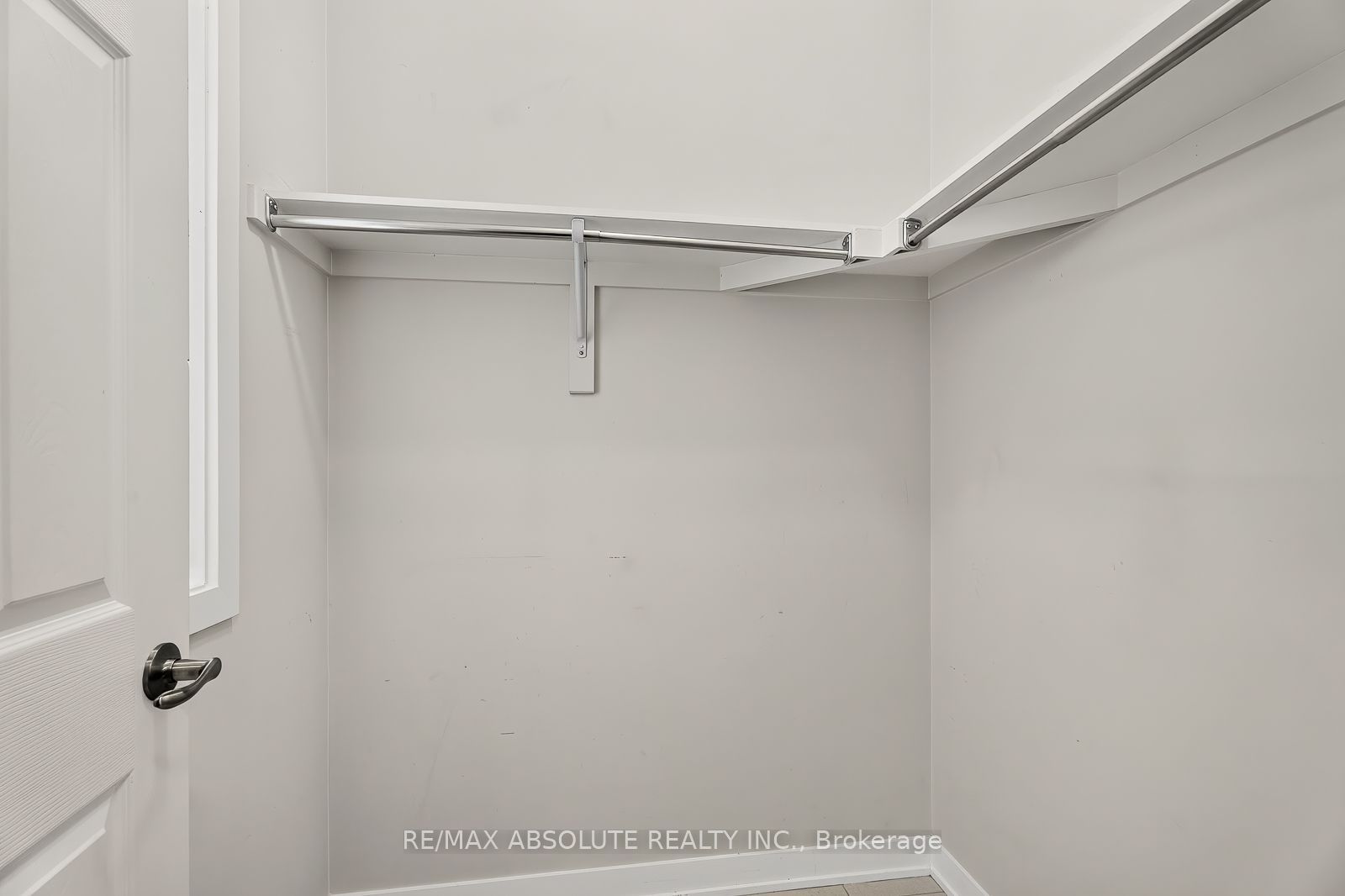 235 Billrian Crescent Property Photo 5