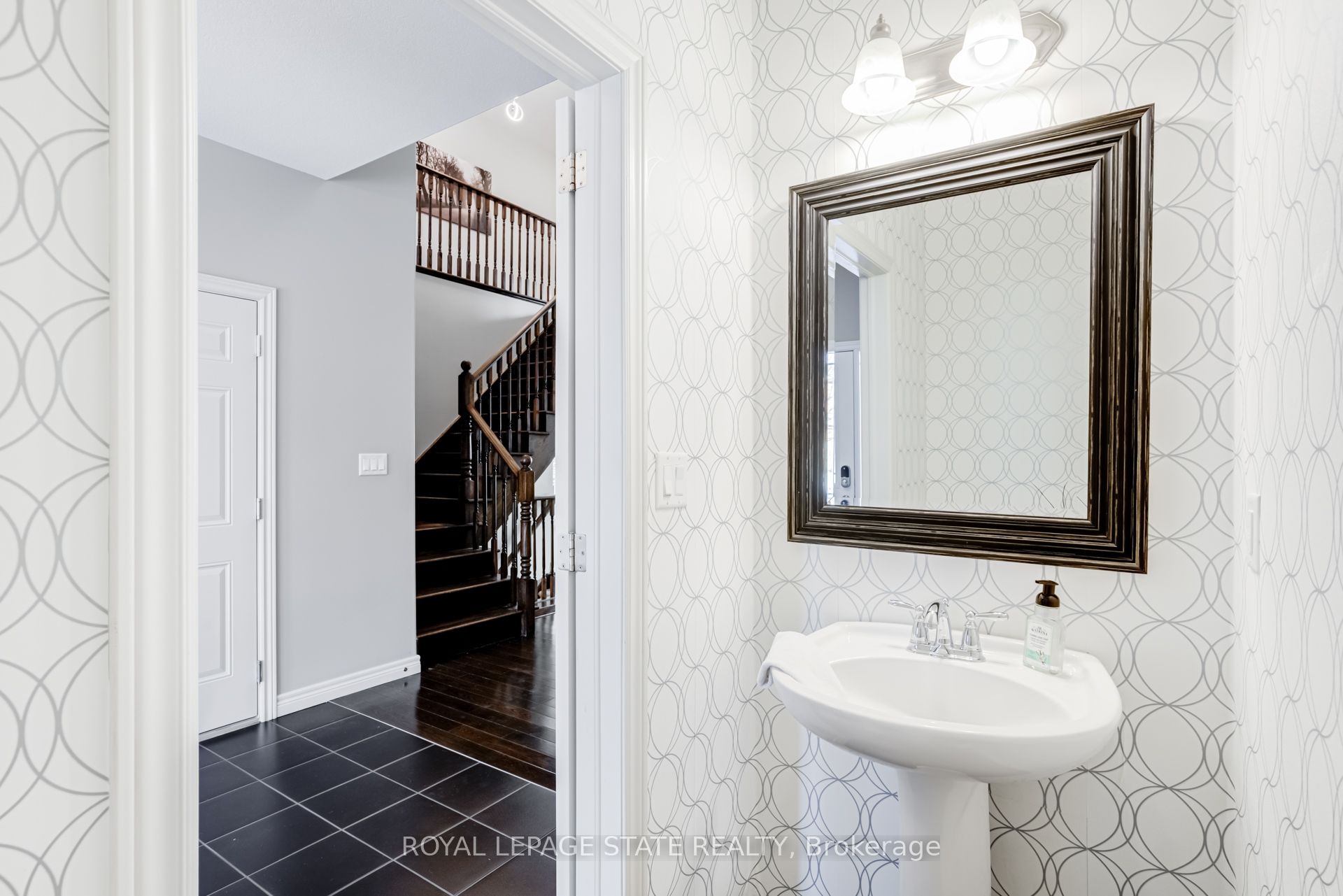 7 Kinsman Drive Property Photo 4