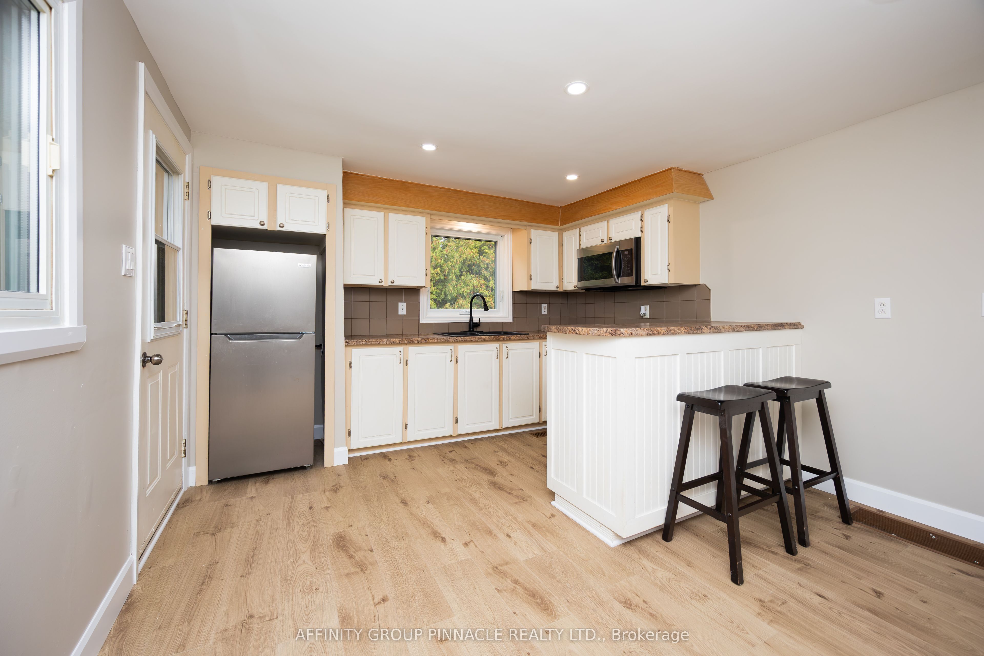 19724 Marcoux Road Property Photo 6