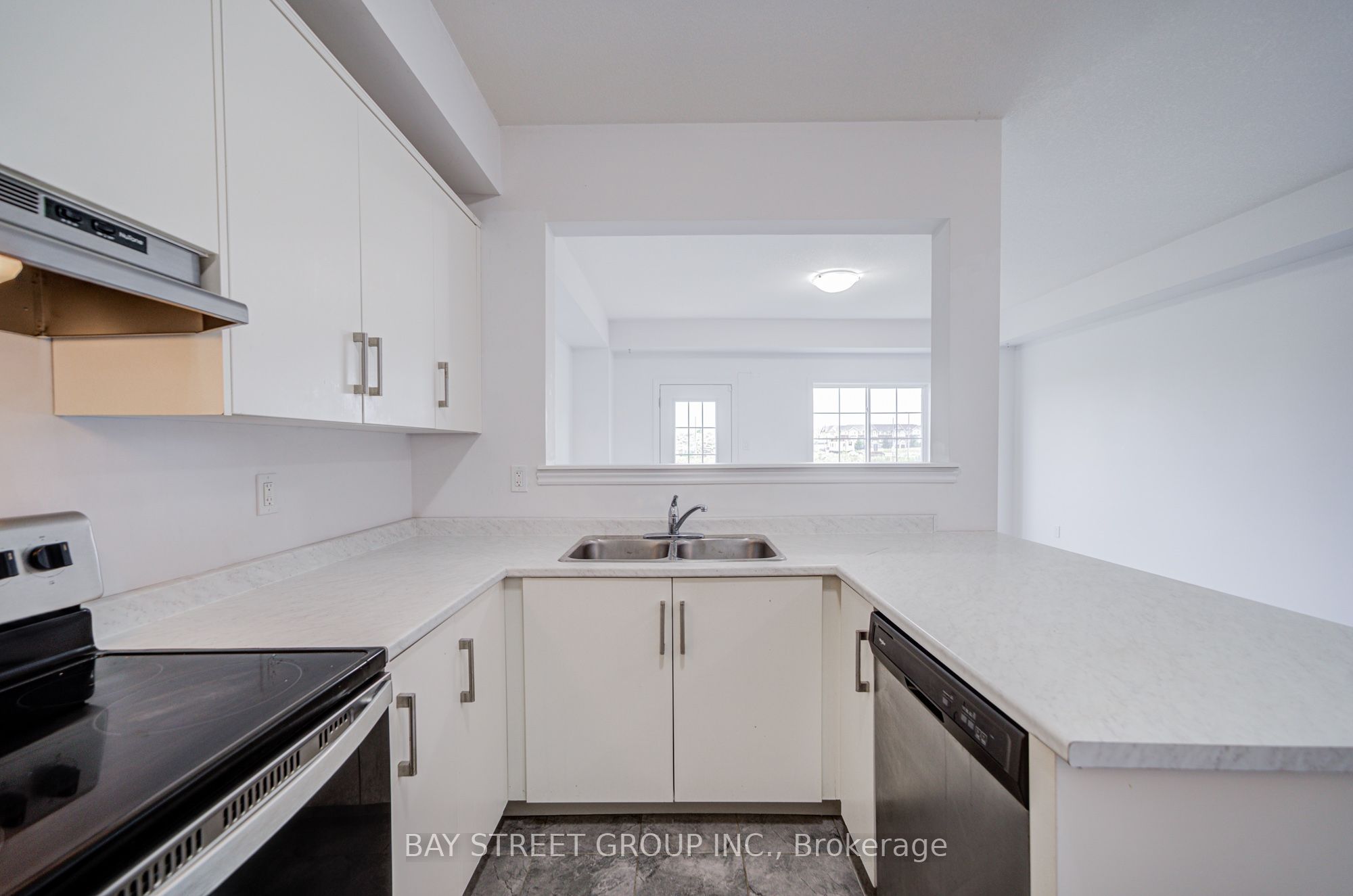 10 Elsegood Drive Property Photo 12