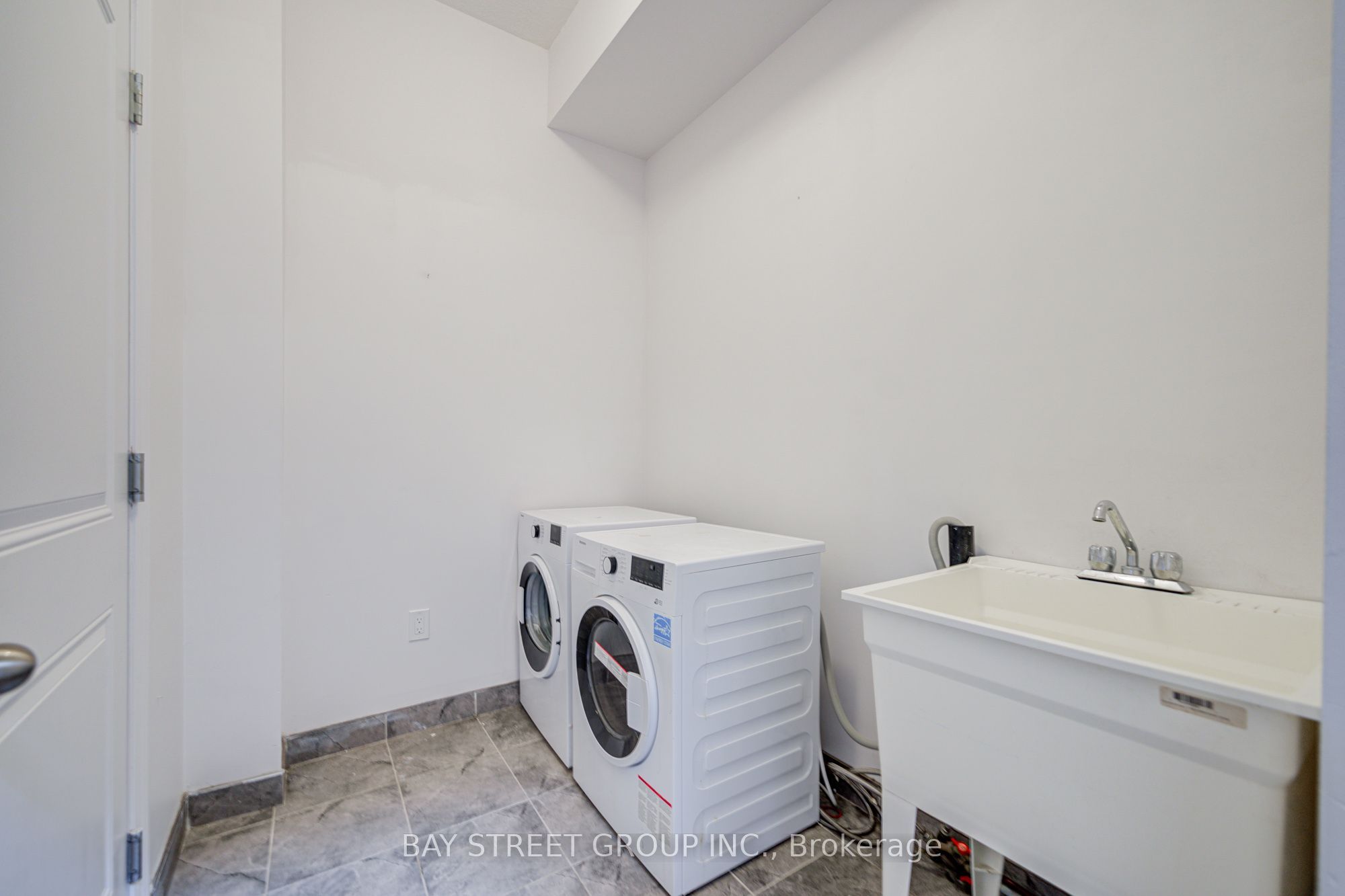 10 Elsegood Drive Property Photo 36
