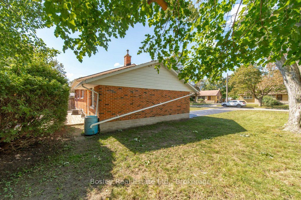 18 Maywood Road Property Photo 33
