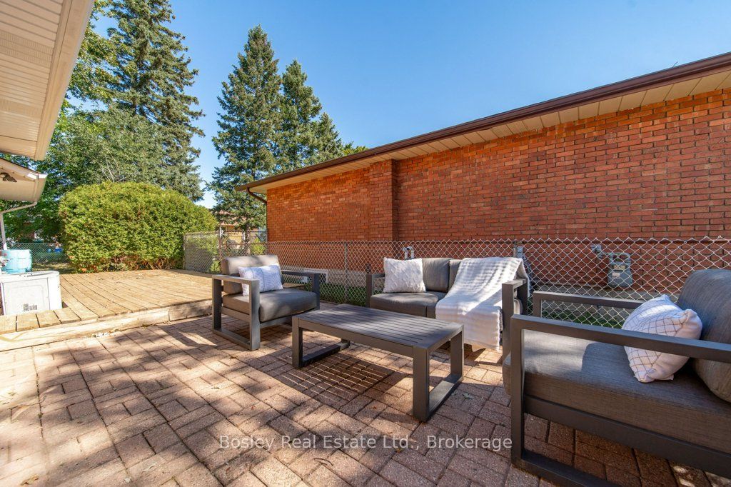 18 Maywood Road Property Photo 35