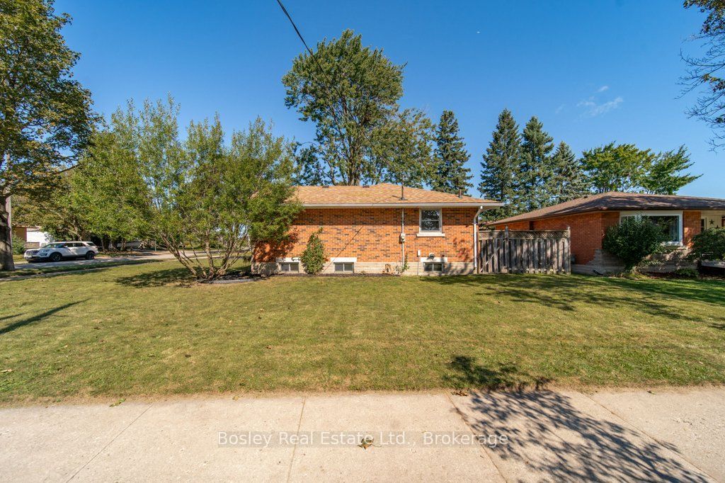 18 Maywood Road Property Photo 41