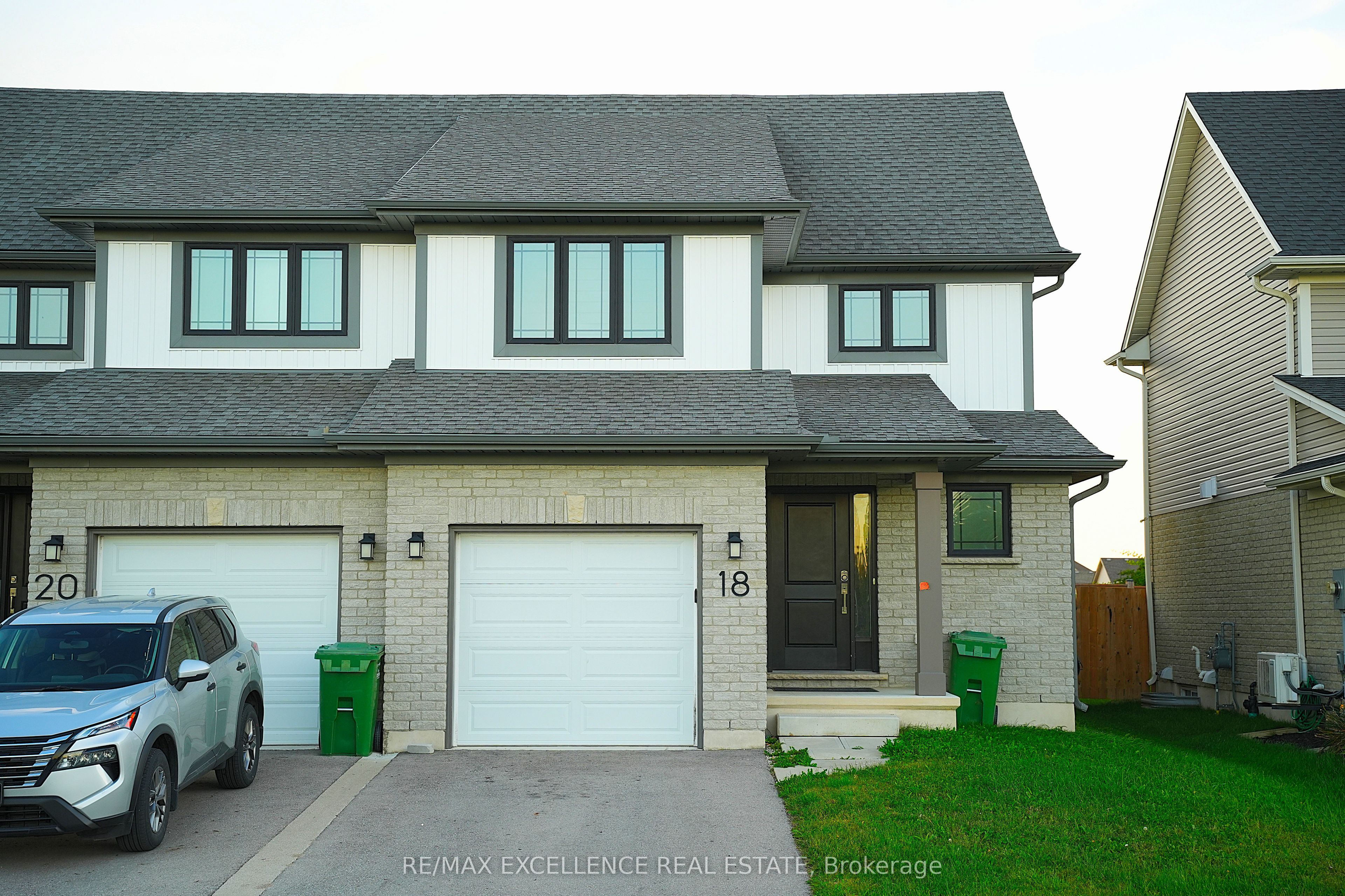 18 Weir Crescent Property Photo 1