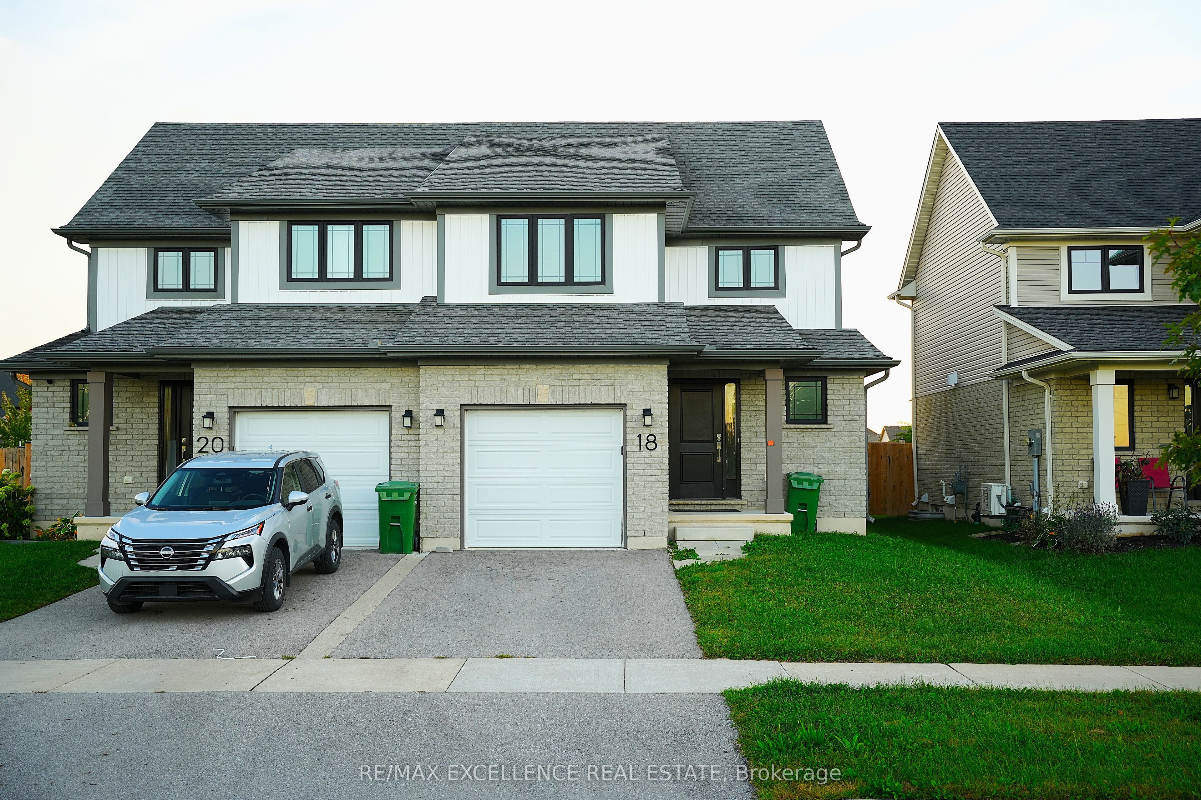 18 Weir Crescent Property Photo 2