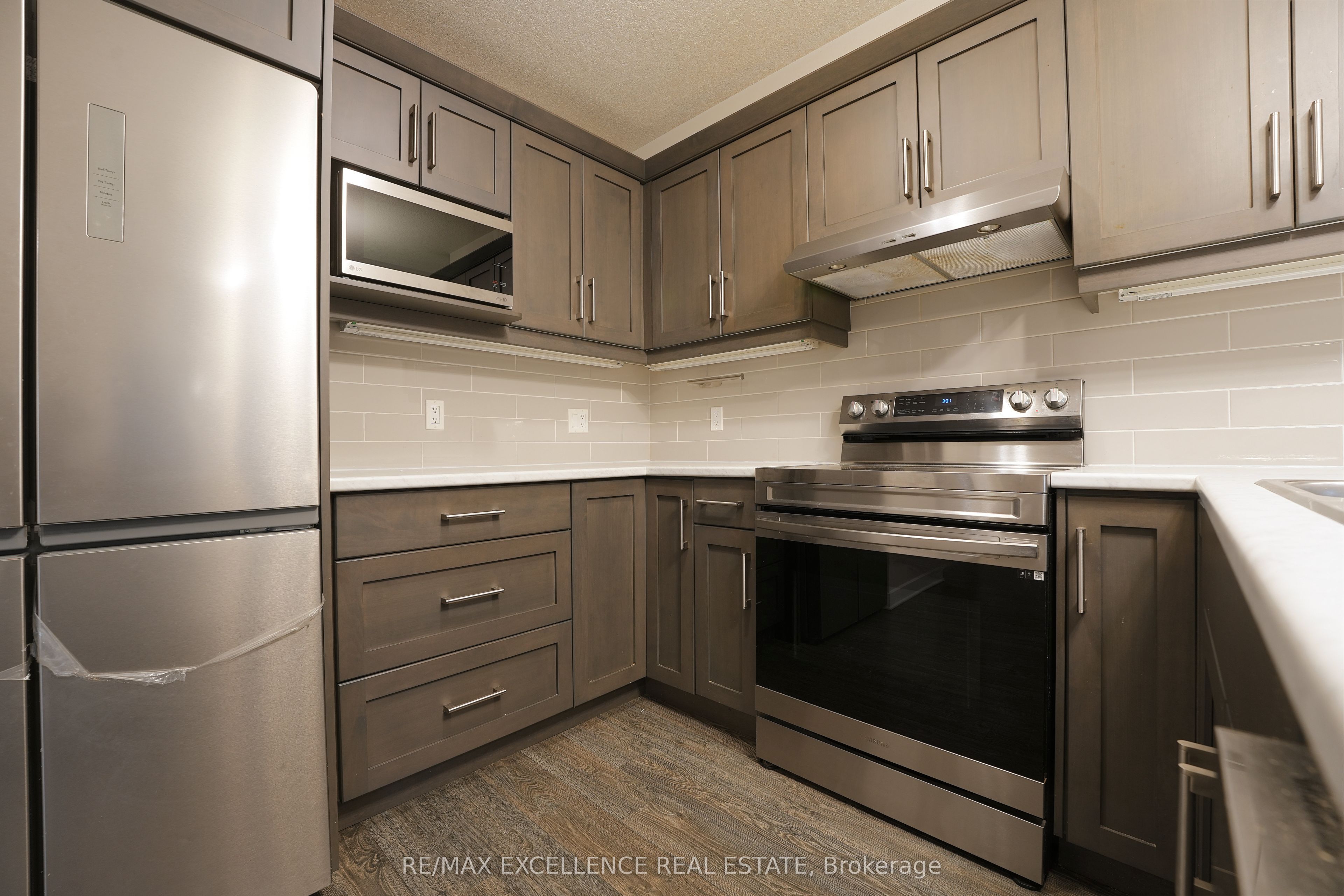 18 Weir Crescent Property Photo 3