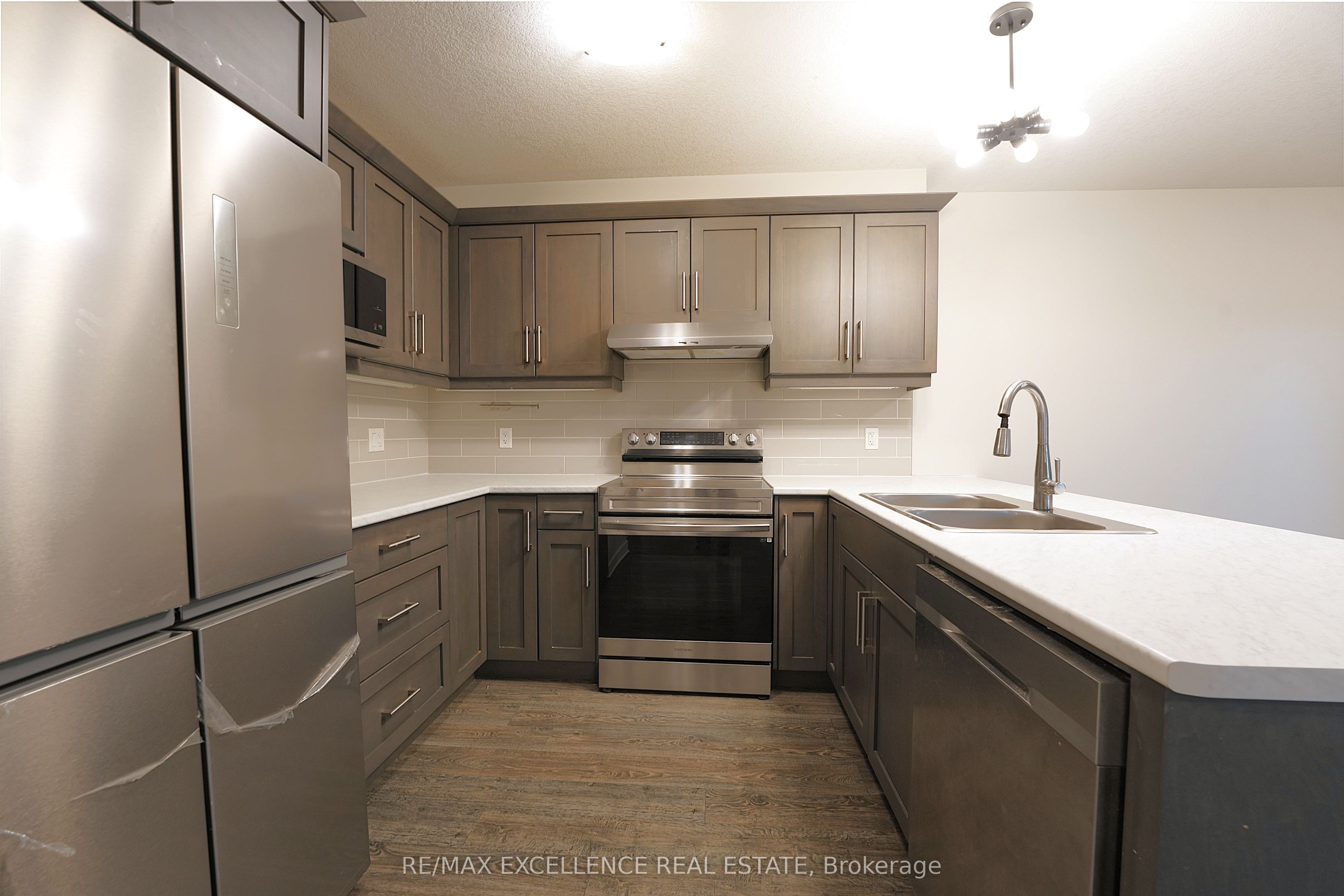 18 Weir Crescent Property Photo 4