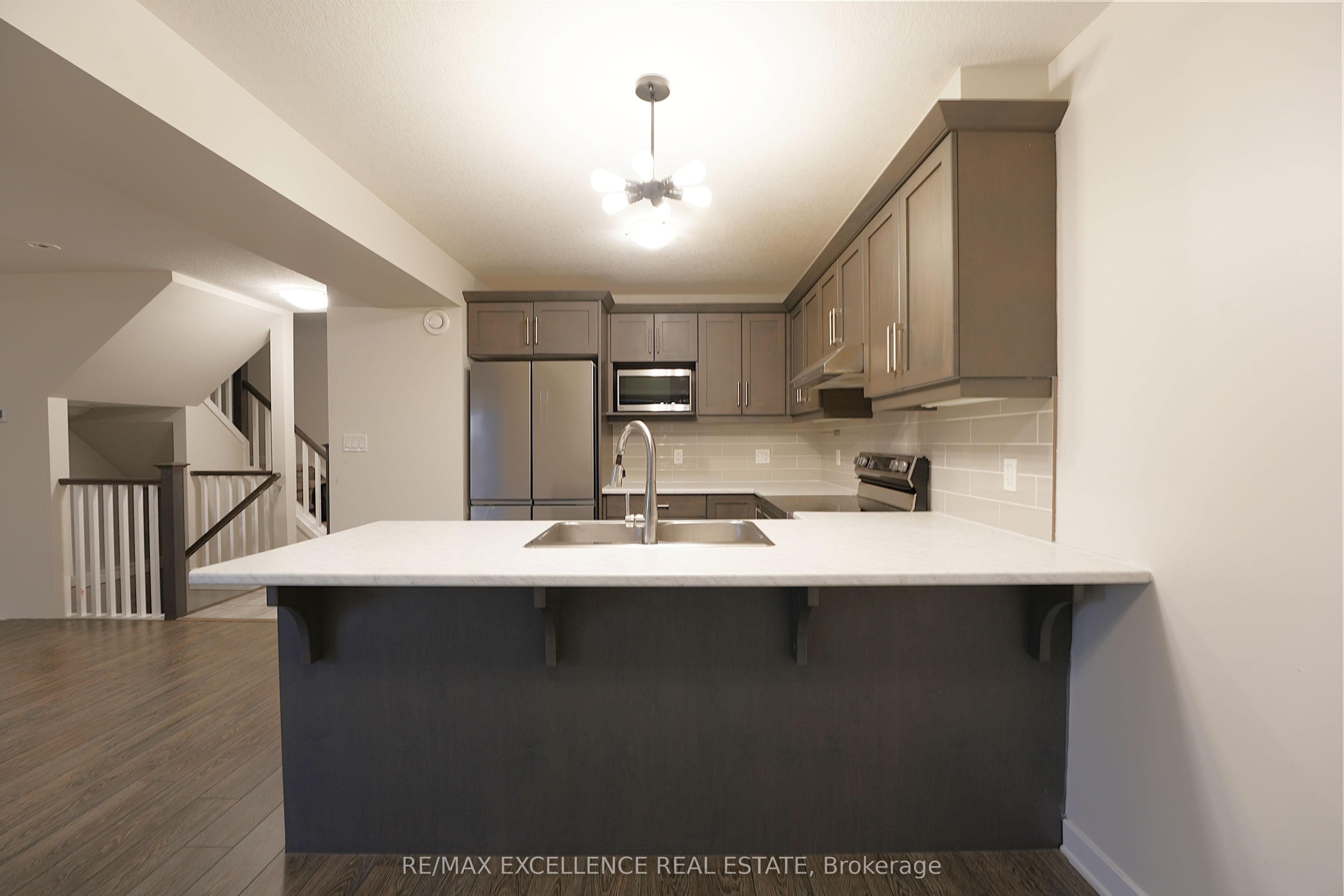 18 Weir Crescent Property Photo 6