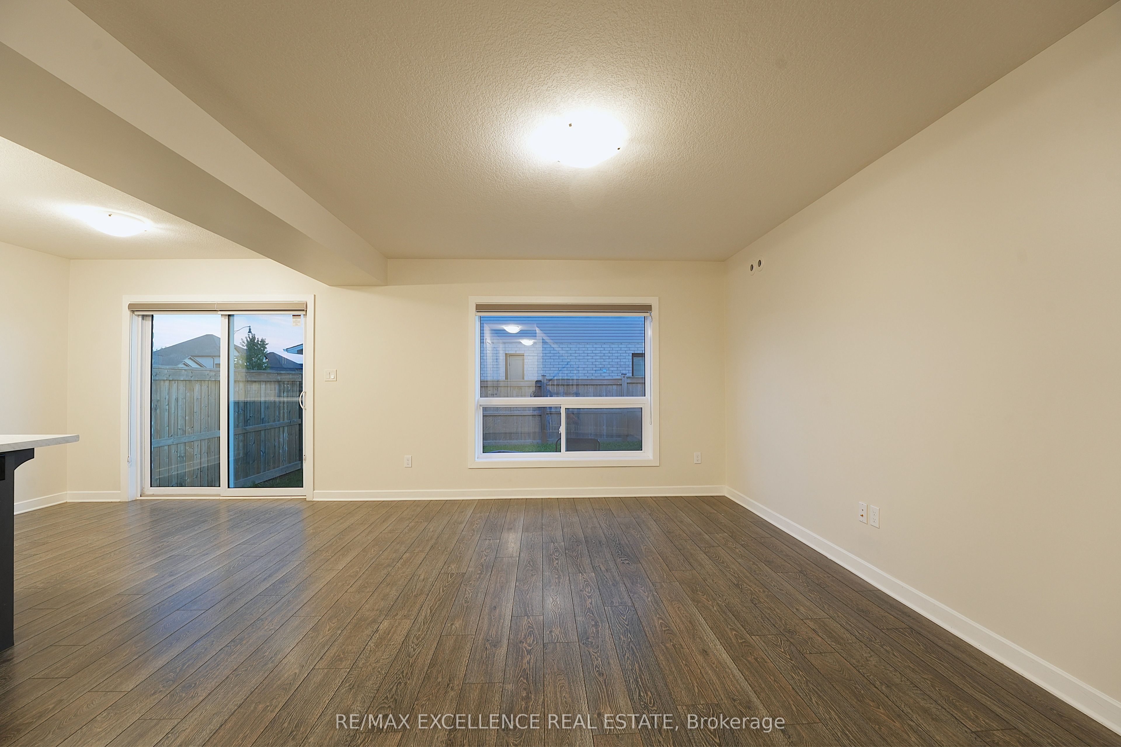 18 Weir Crescent Property Photo 7