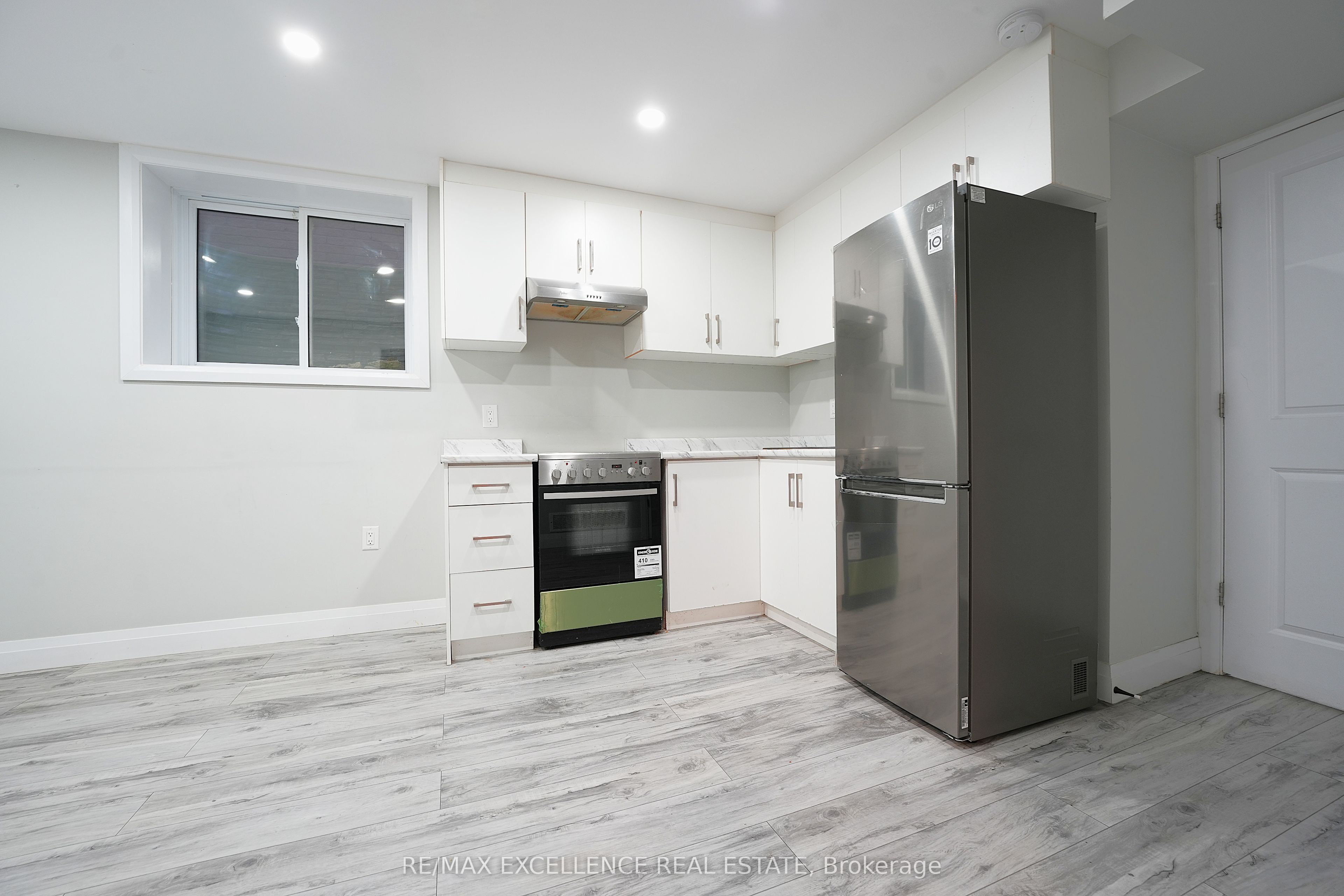18 Weir Crescent Property Photo 21