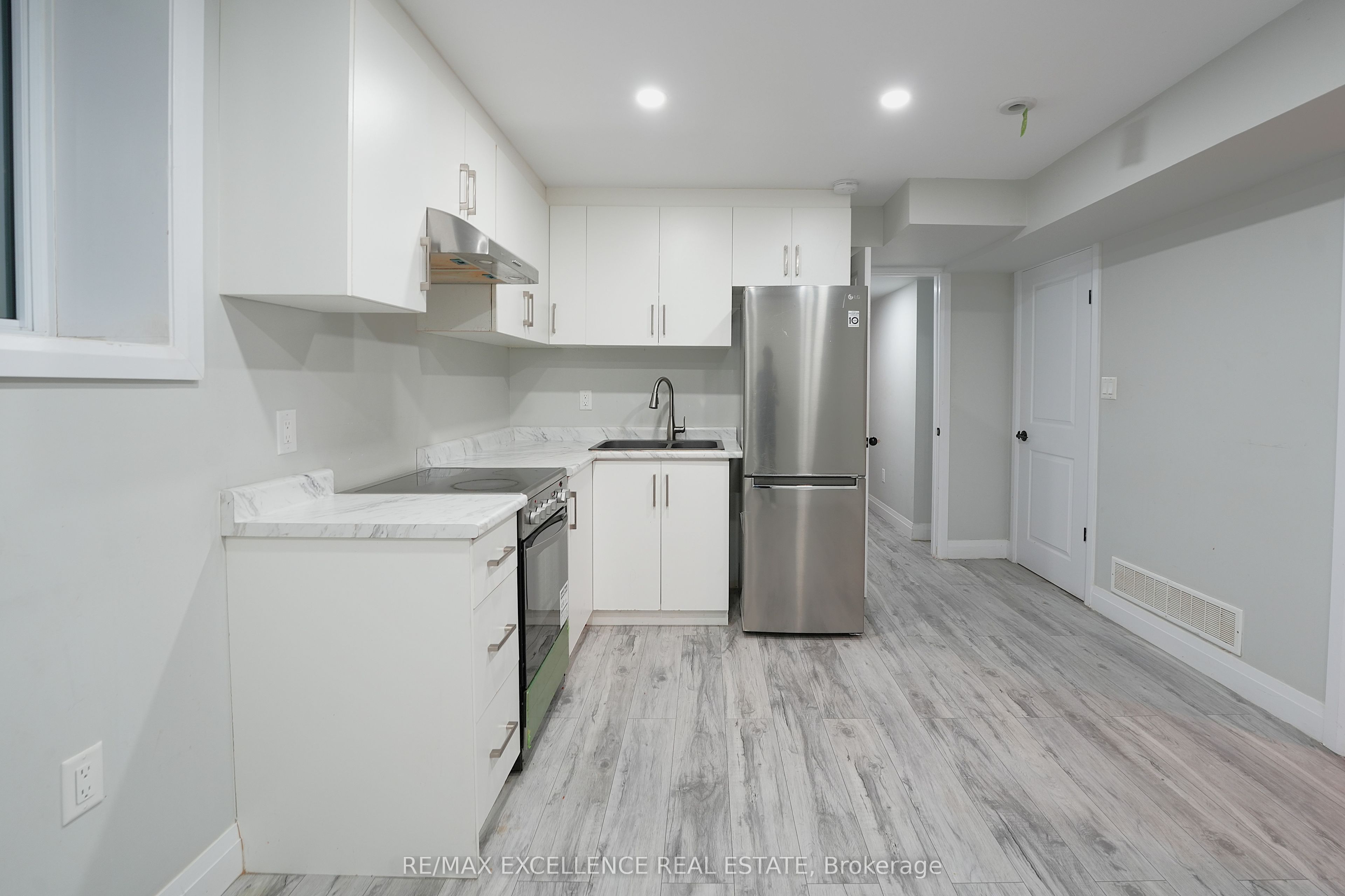 18 Weir Crescent Property Photo 22