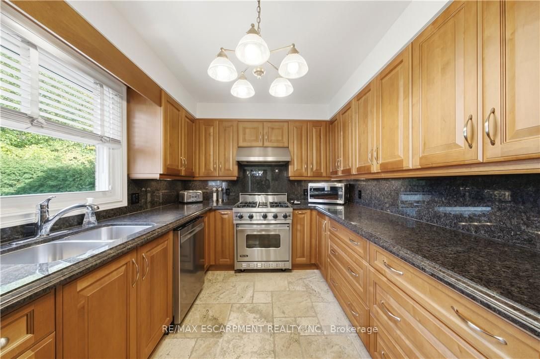 24 West 32nd Street Property Photo 14
