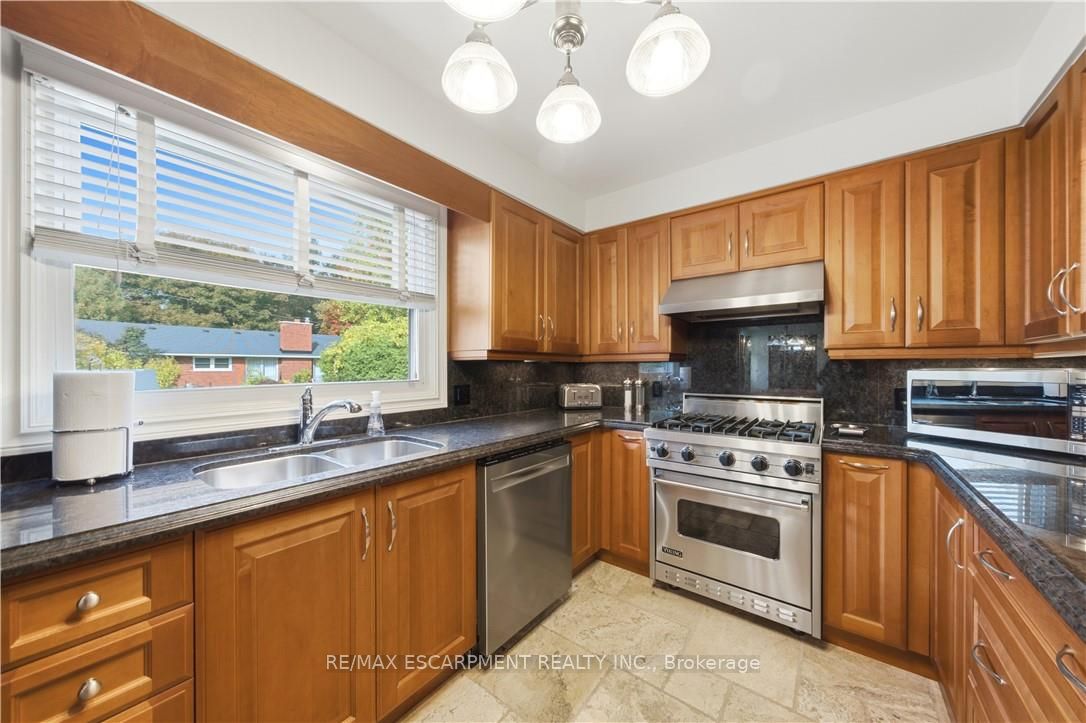 24 West 32nd Street Property Photo 15