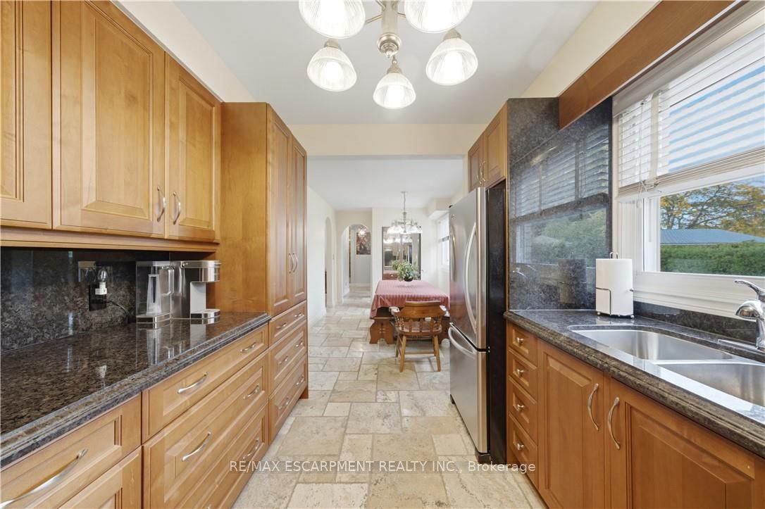 24 West 32nd Street Property Photo 16