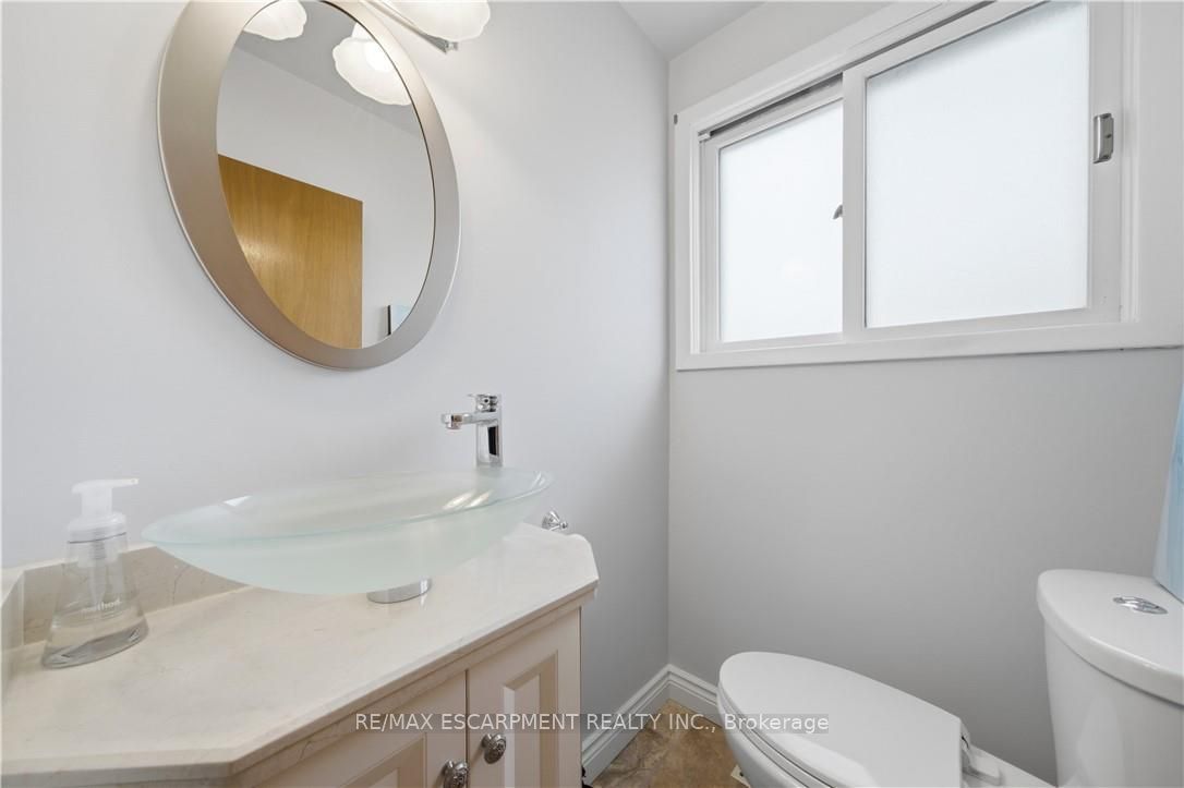 24 West 32nd Street Property Photo 21