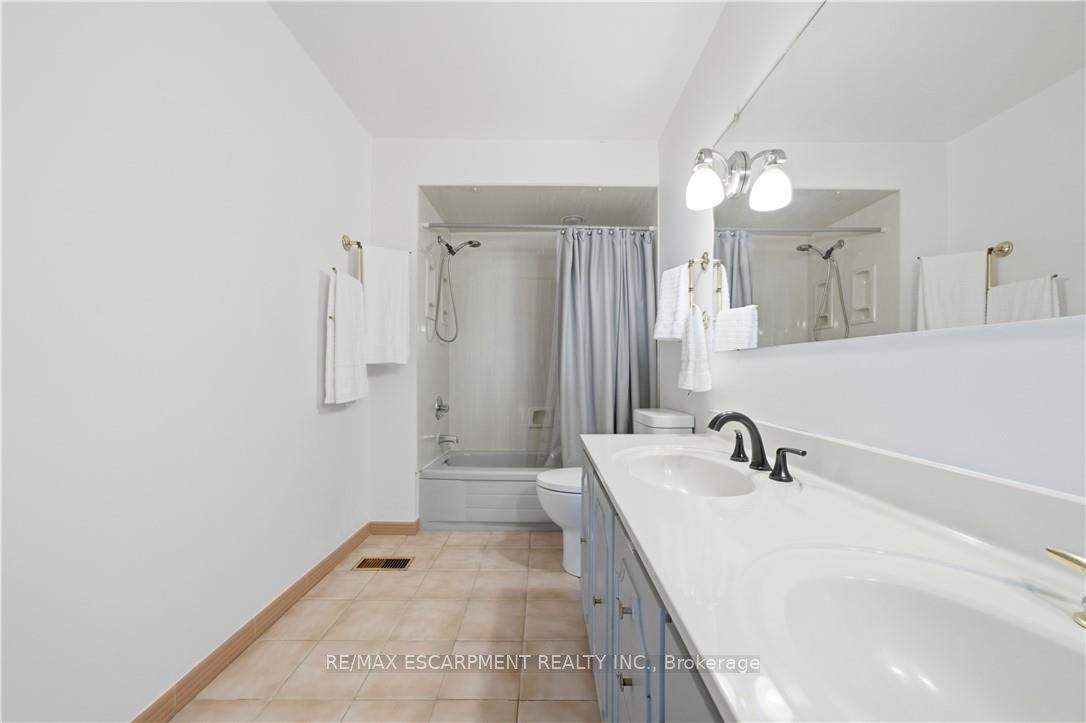 24 West 32nd Street Property Photo 24