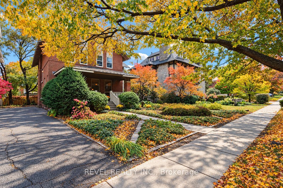 204 Clemow Avenue Property Photo 7