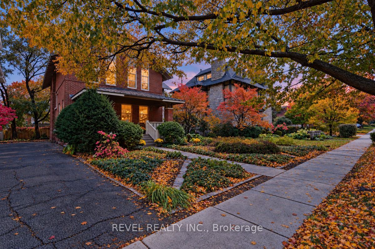 204 Clemow Avenue Property Photo 8