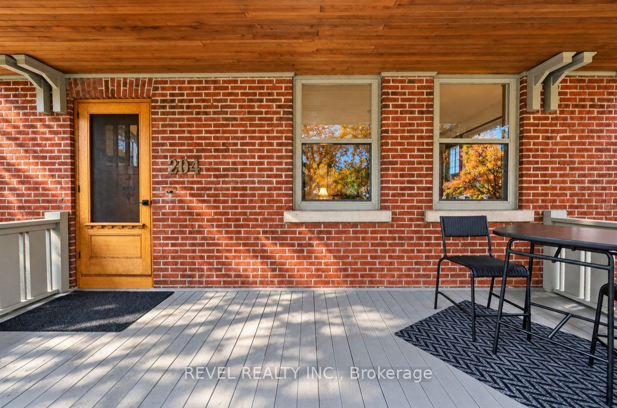 204 Clemow Avenue Property Photo 9
