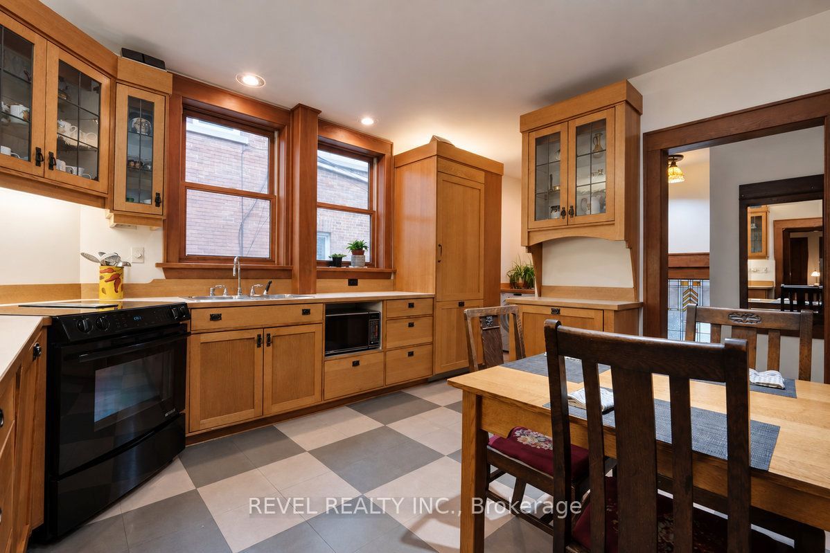 204 Clemow Avenue Property Photo 19
