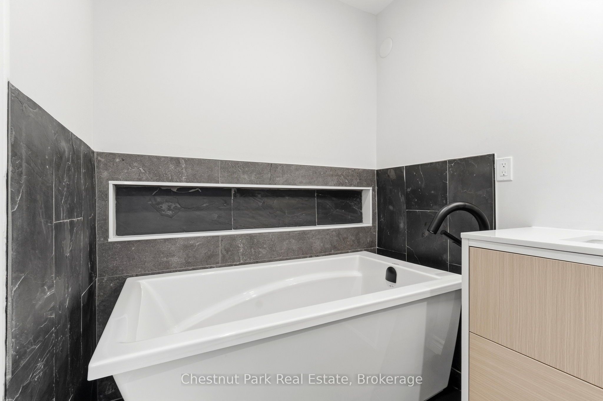 30 Catharine Crescent Property Photo 17