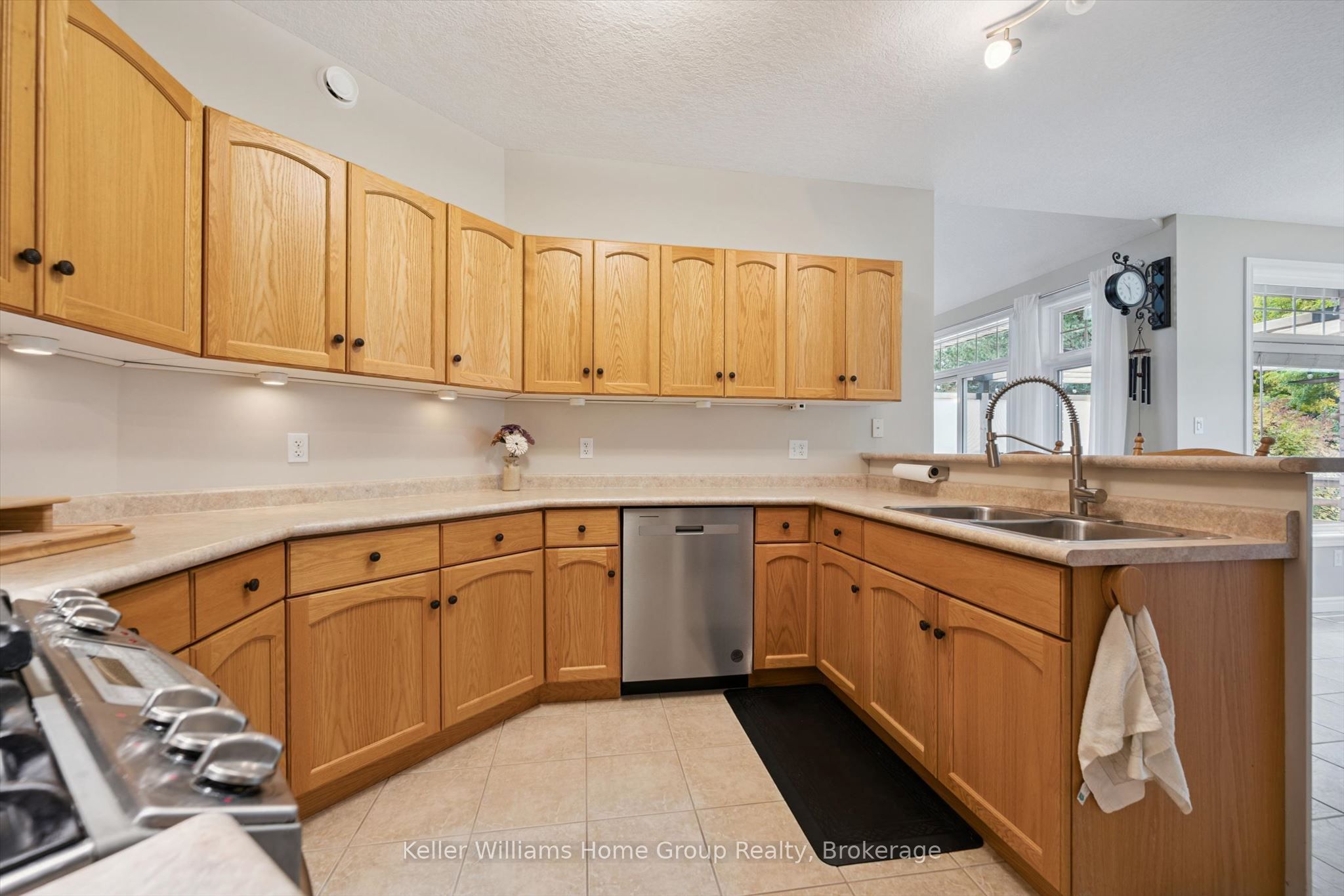 86 York Street E Property Photo 18