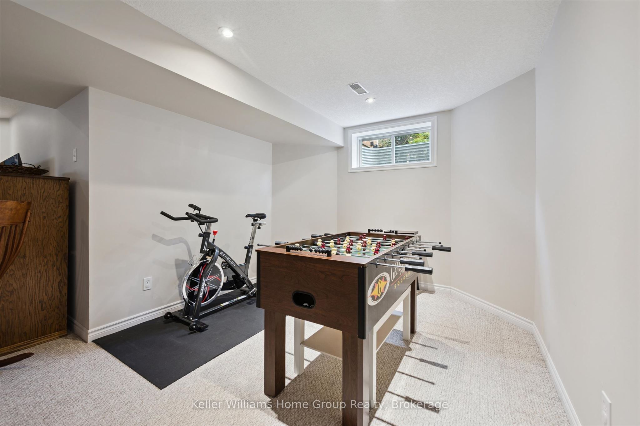 86 York Street E Property Photo 35