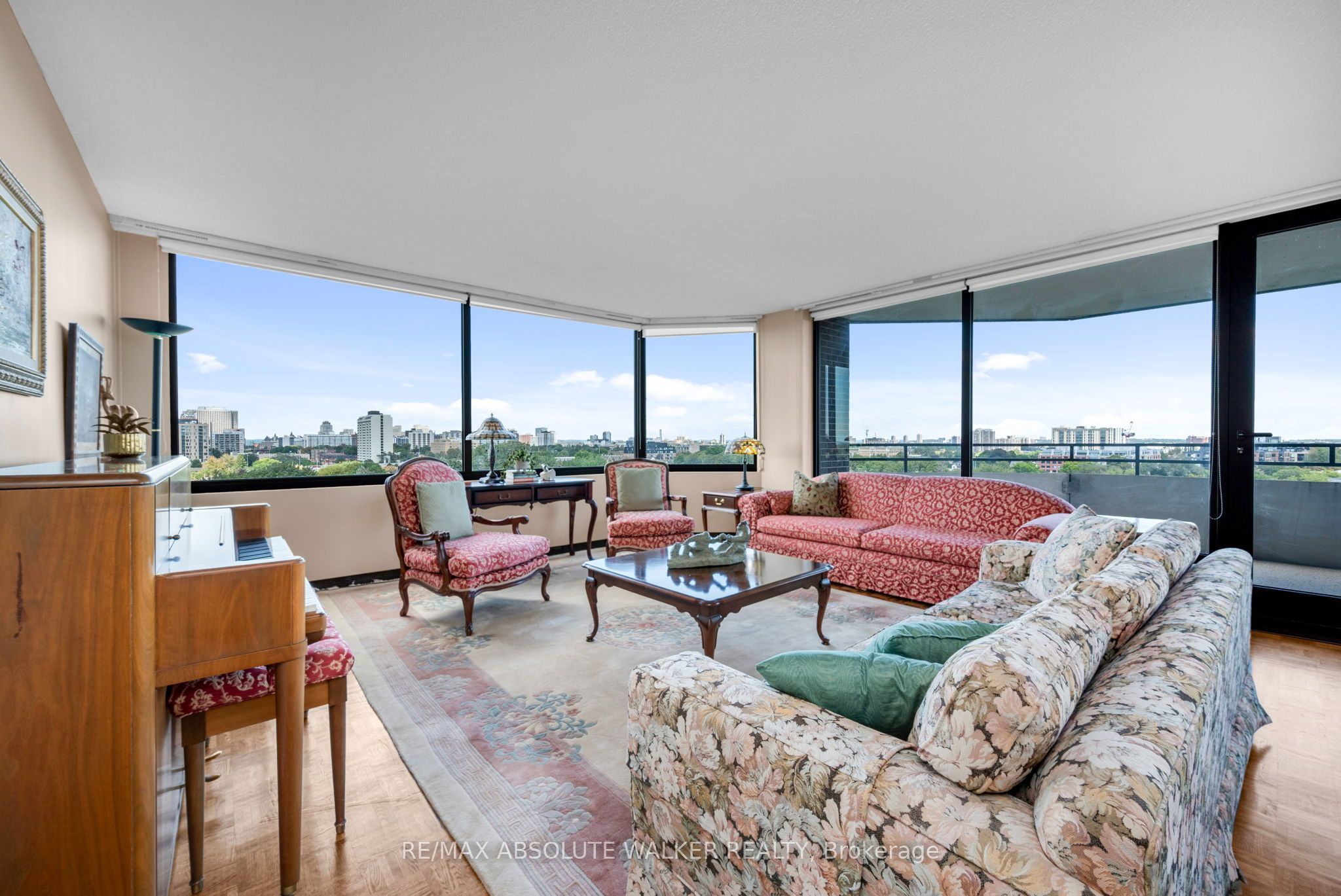 300 Queen Elizabeth Drive 9b Property Photo 3