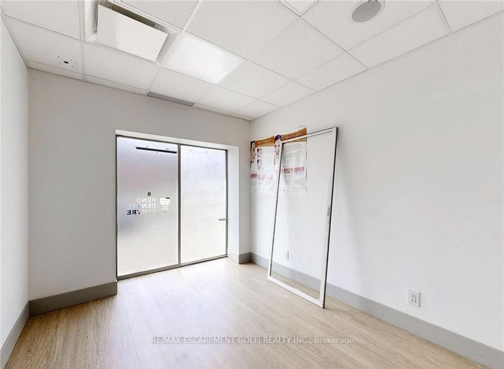 612 Upper James Street Main Fl Property Photo 14