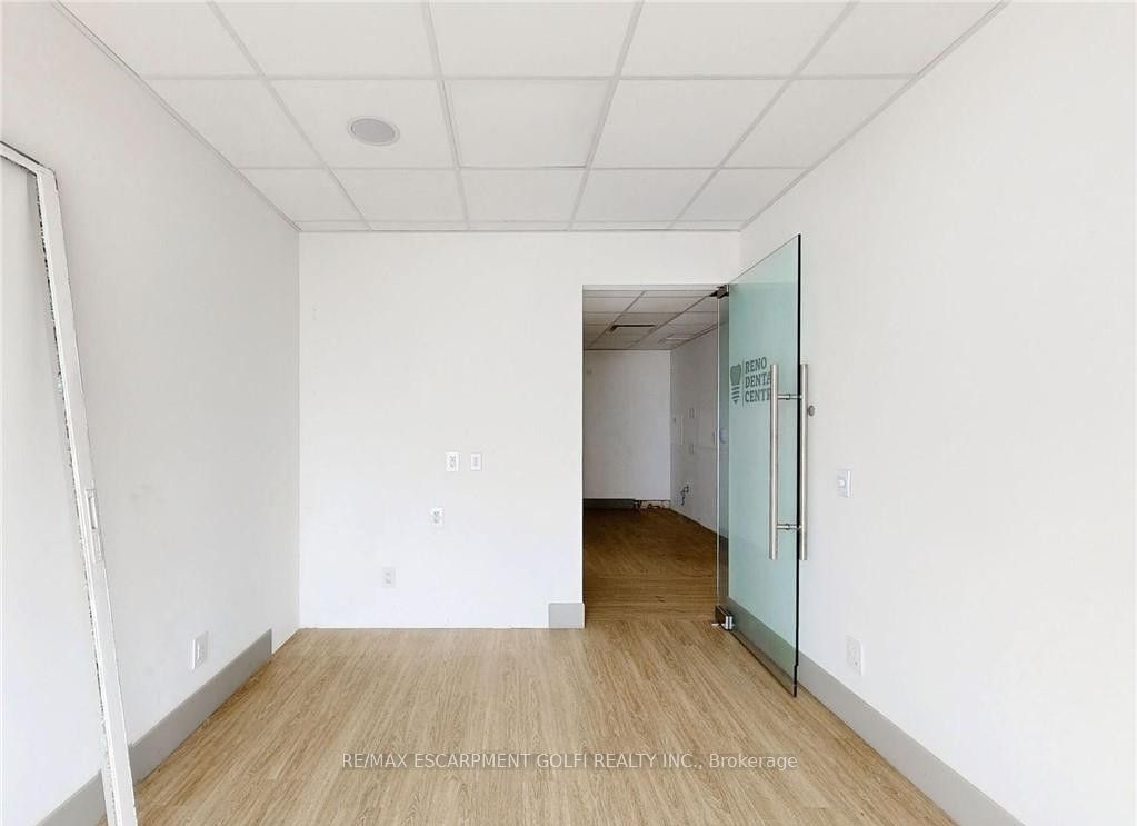 612 Upper James Street Main Fl Property Photo 16
