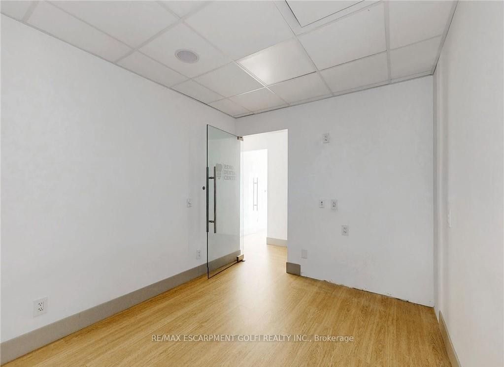 612 Upper James Street Main Fl Property Photo 19
