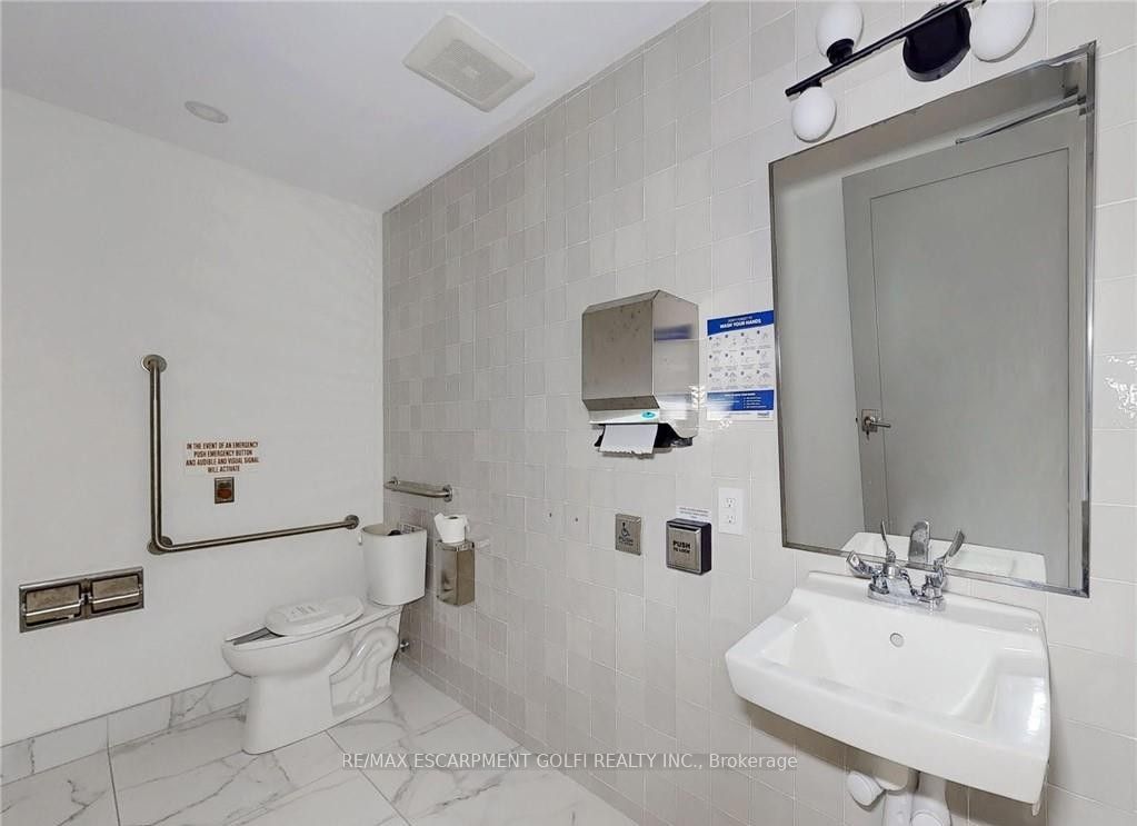 612 Upper James Street Main Fl Property Photo 23