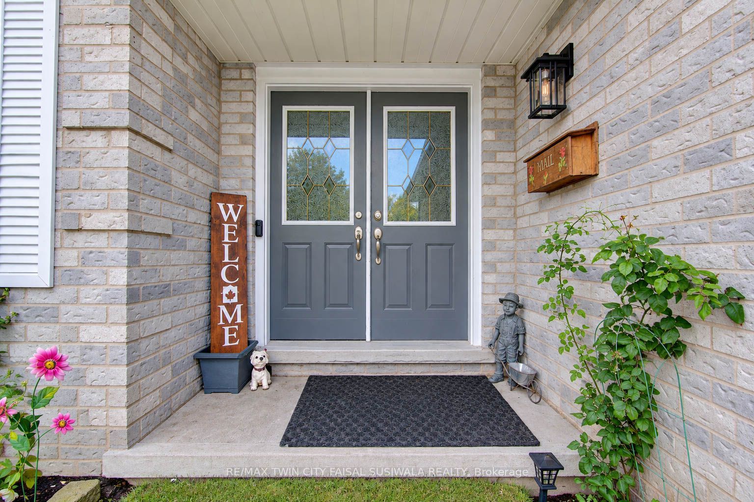 46 Robson Avenue Property Photo 2