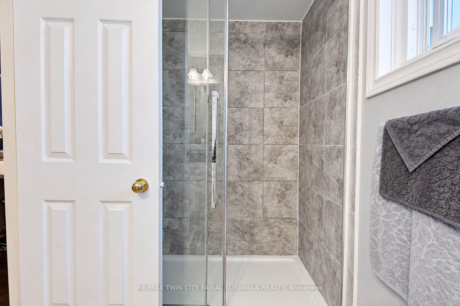 46 Robson Avenue Property Photo 30