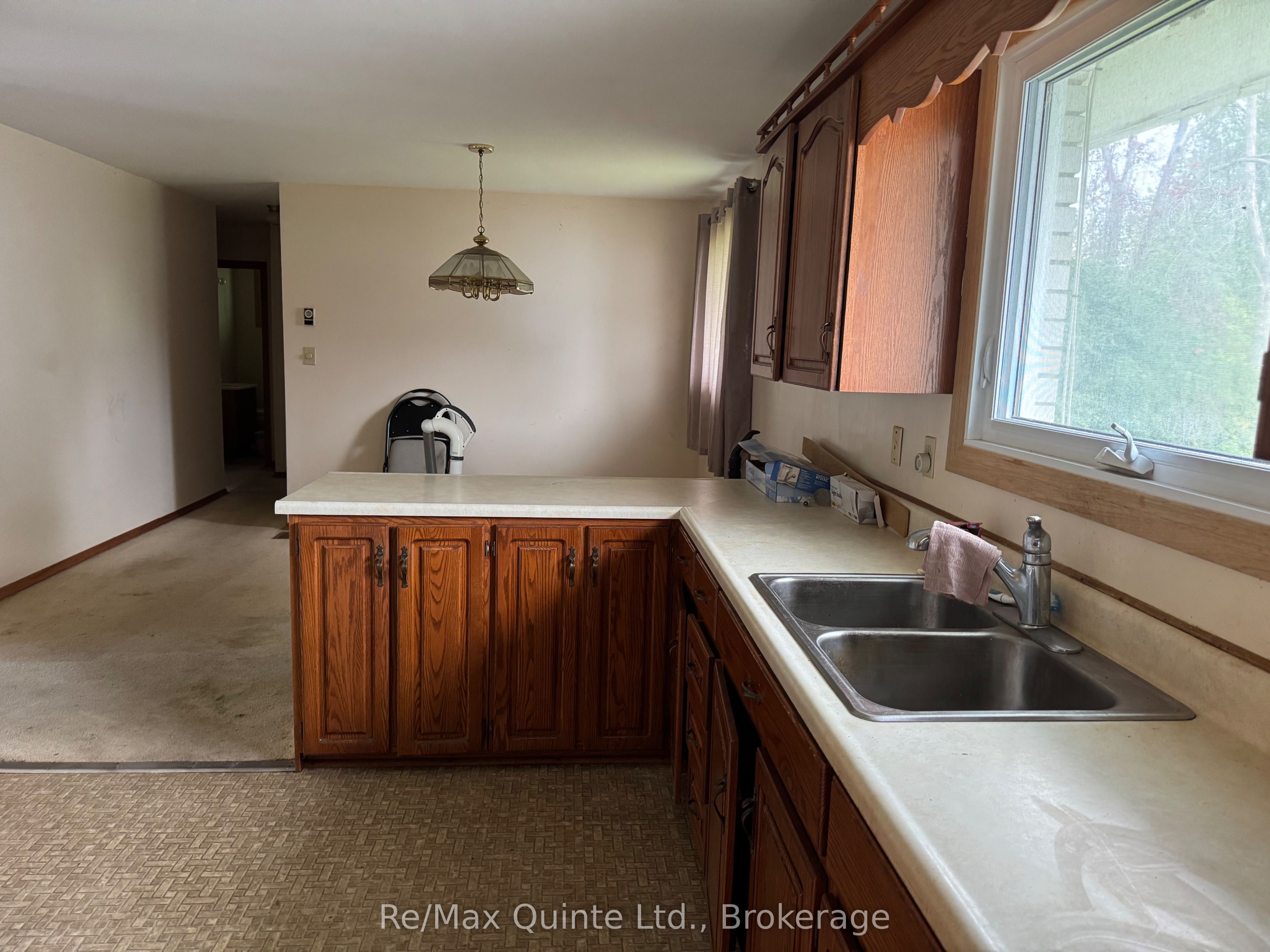 20 Ross Avenue Property Photo 8