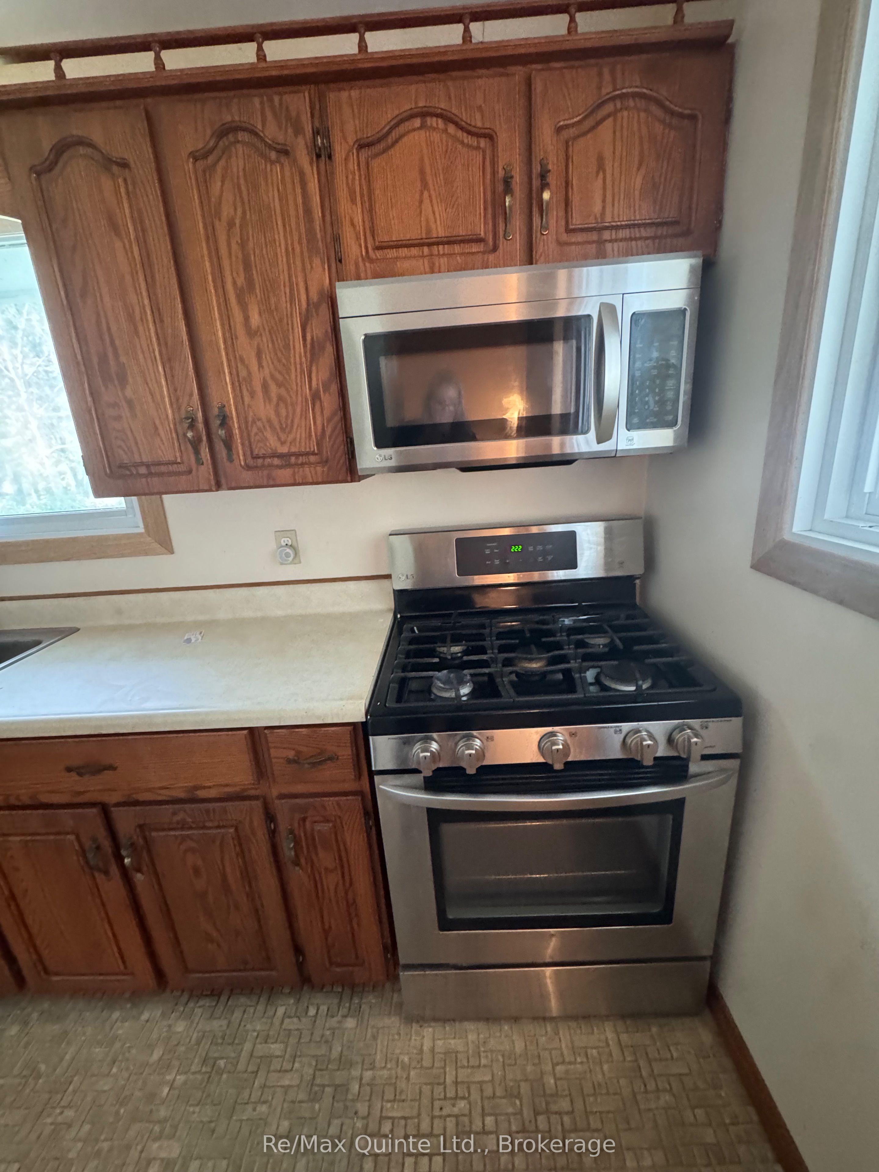 20 Ross Avenue Property Photo 10
