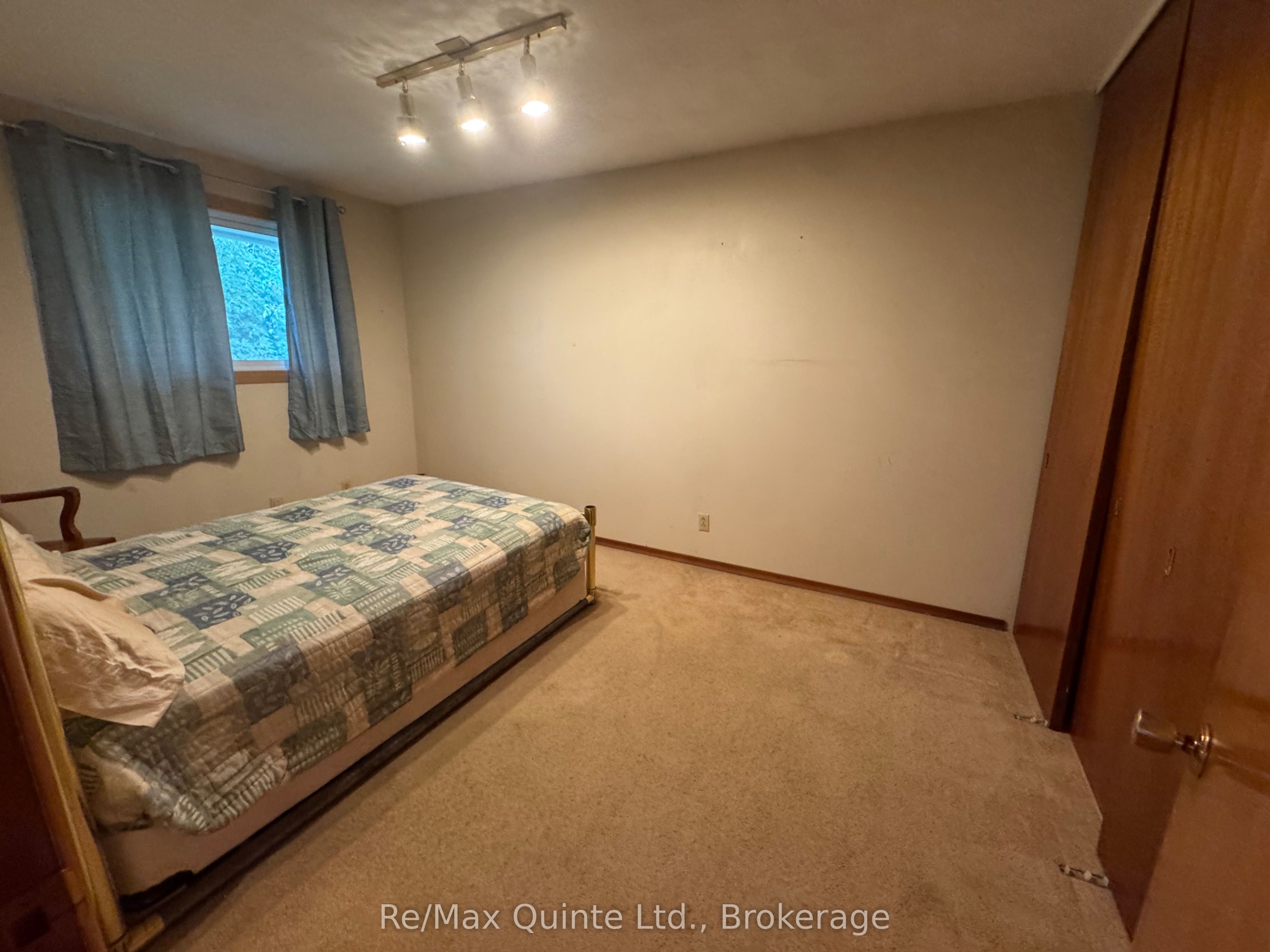 20 Ross Avenue Property Photo 19