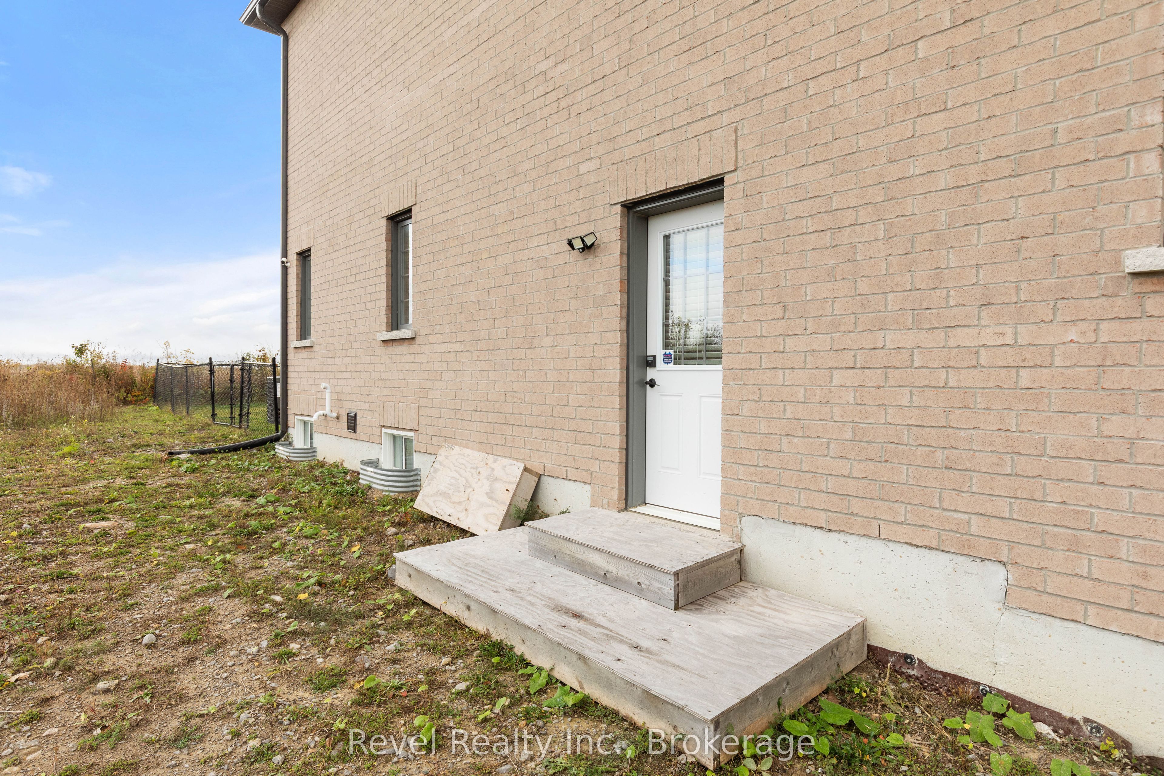 3 Bakogeorge Street Property Photo 40